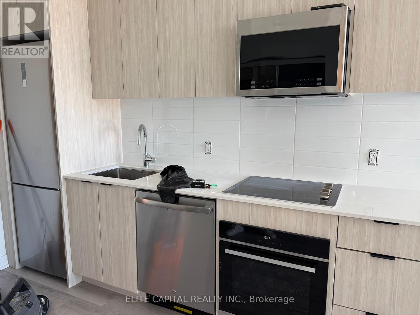 521 - 20 Deans Drive Property Photo 2
