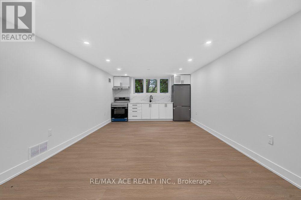11 Faircroft Boulevard Property Photo 38