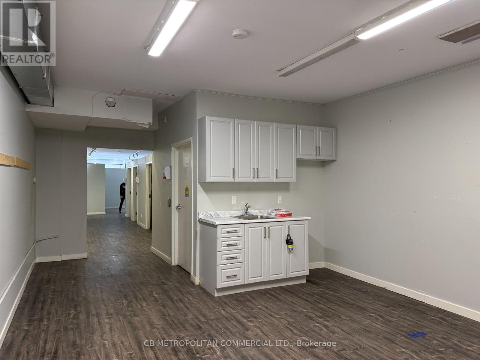 752 Danforth Avenue Property Photo 6