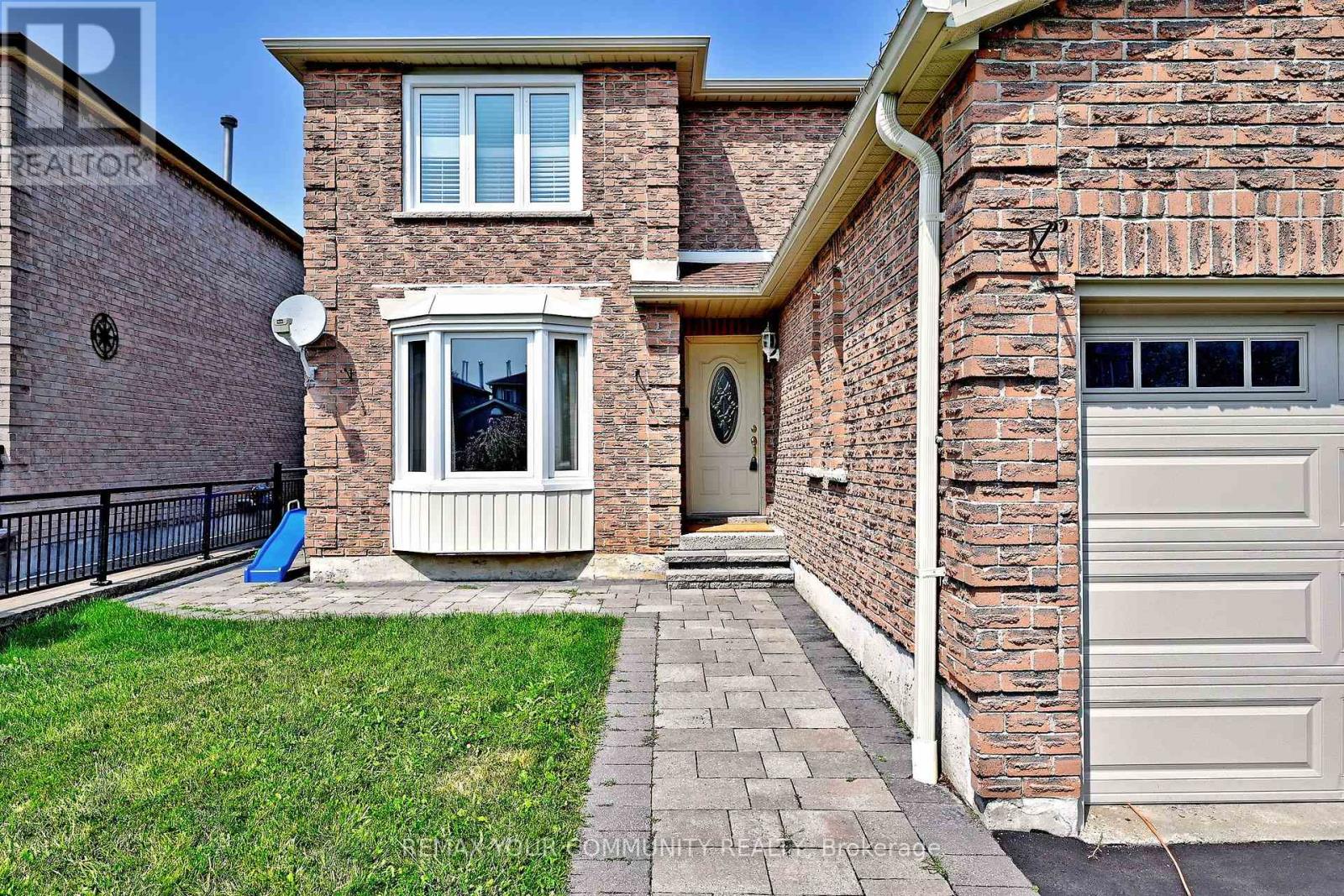 35 Dakin Drive Property Photo 3