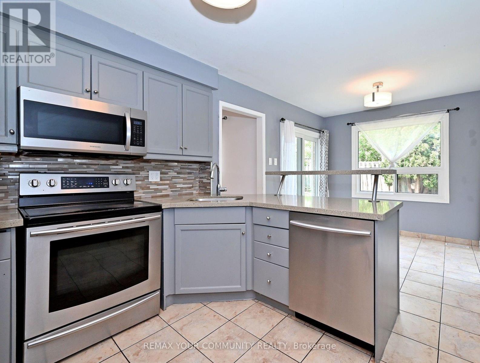 35 Dakin Drive Property Photo 4