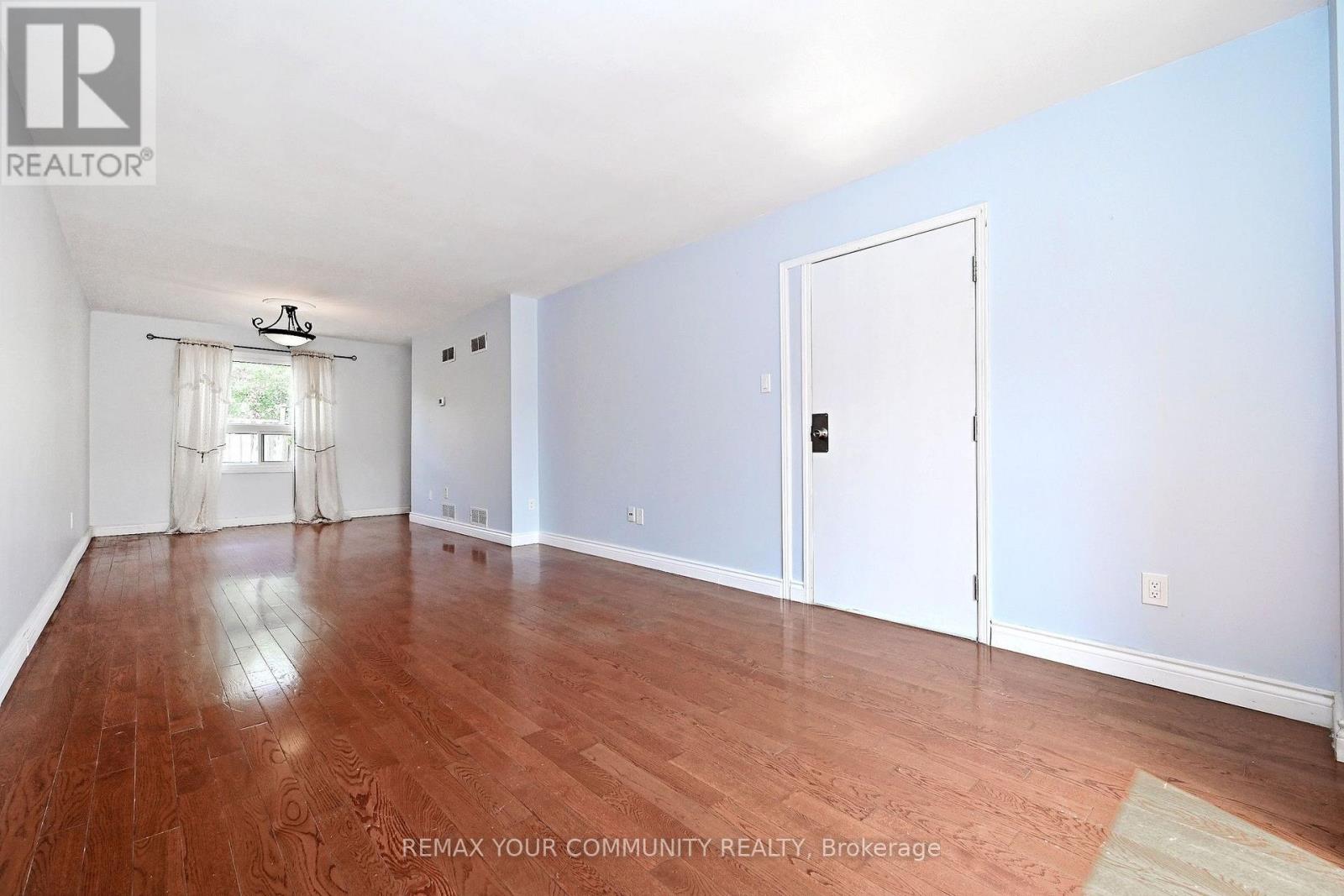 35 Dakin Drive Property Photo 8