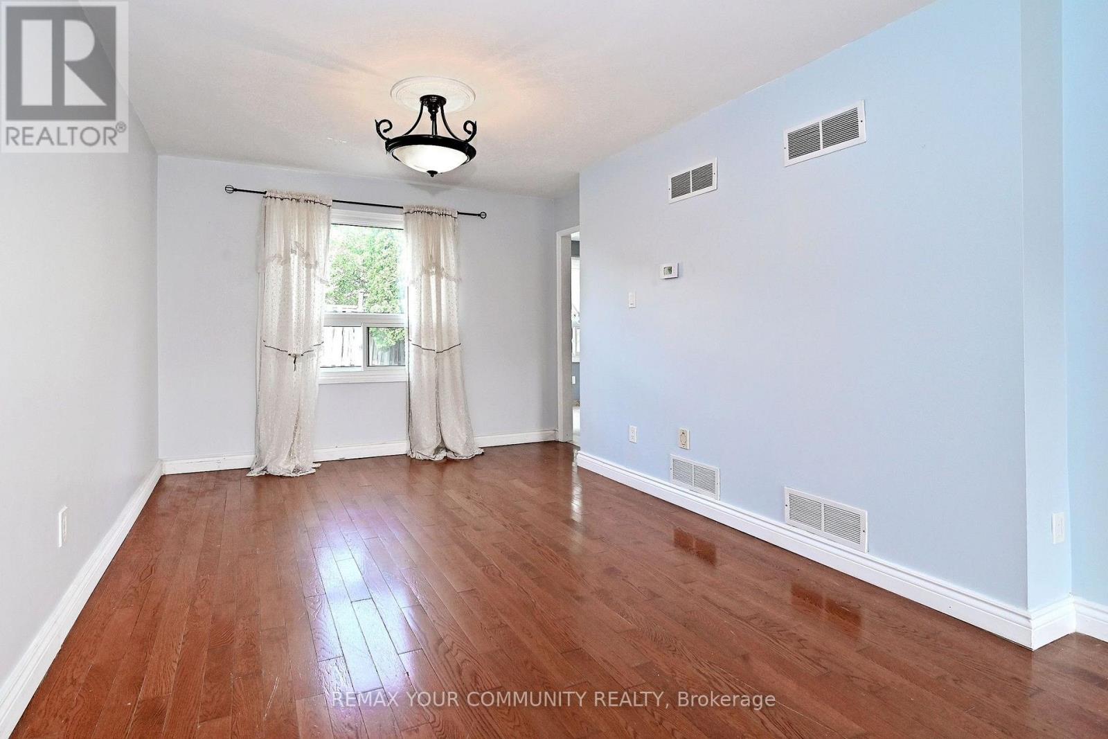 35 Dakin Drive Property Photo 9
