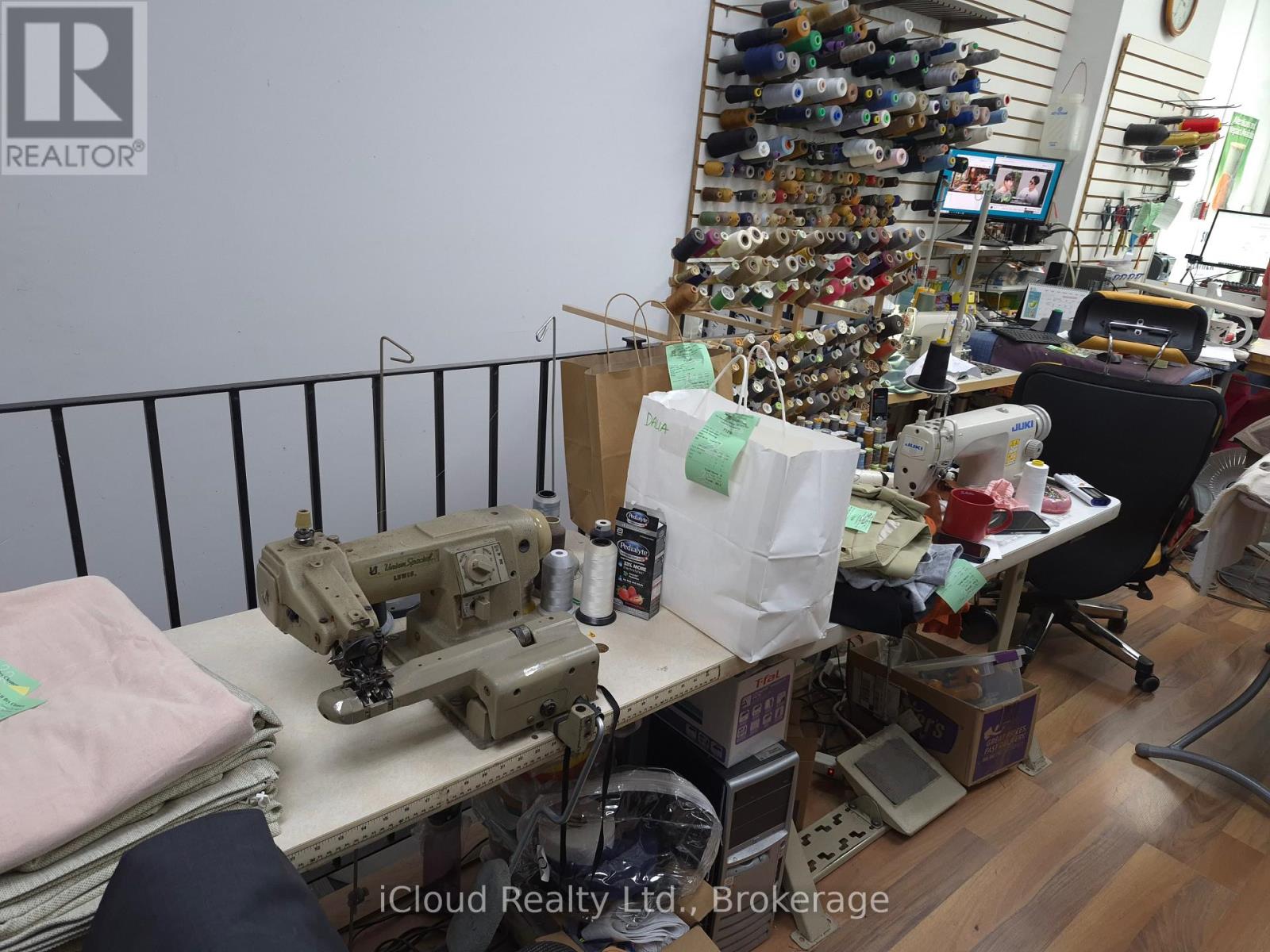2207 Gerrard Street E Property Photo 11