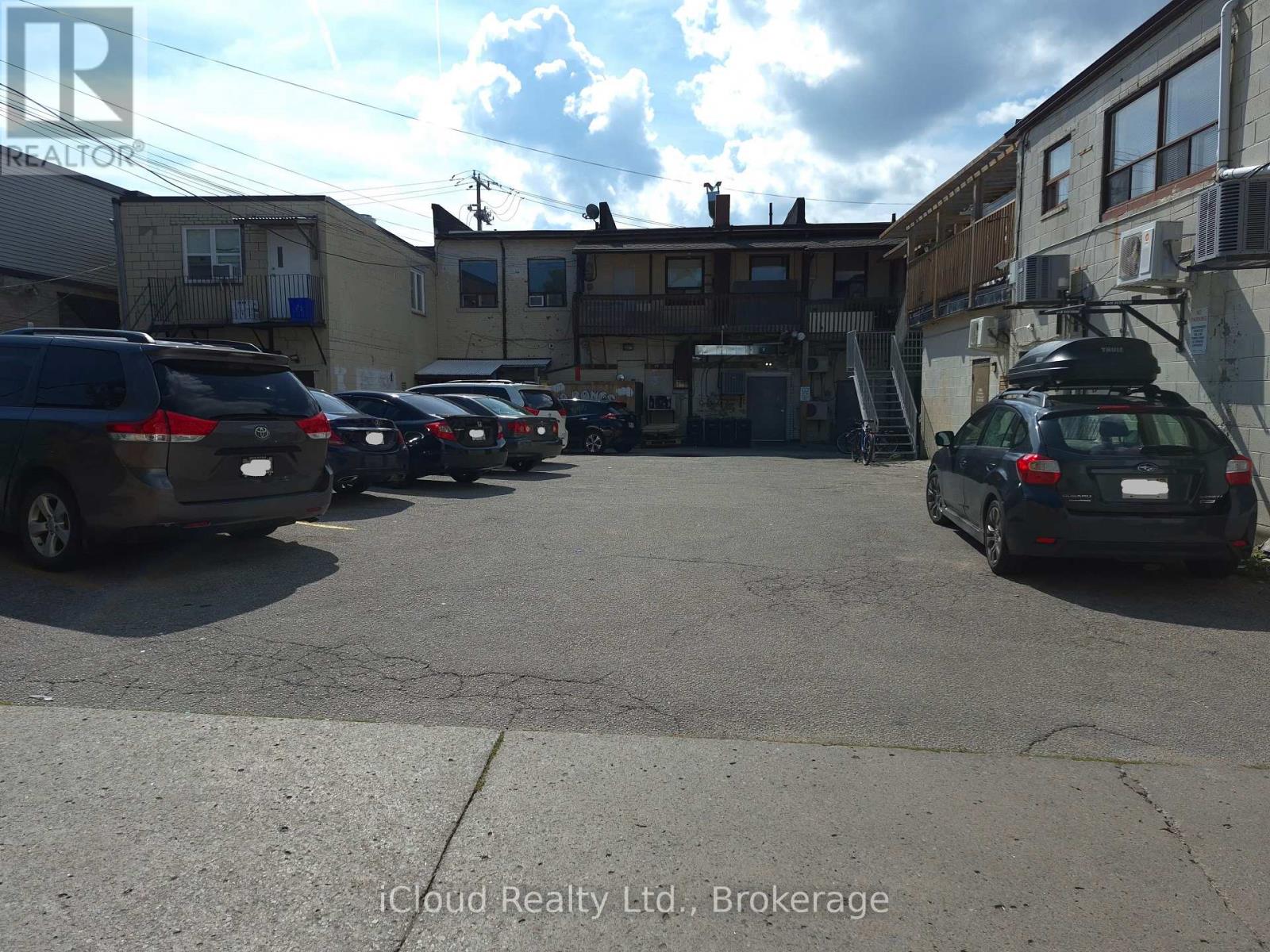2207 Gerrard Street E Property Photo 13
