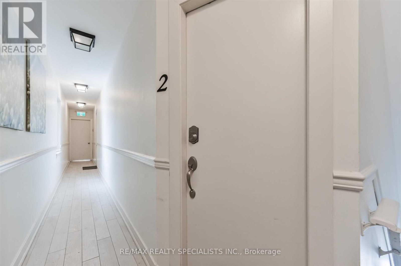 1659 Gerrard Street E Property Photo 17