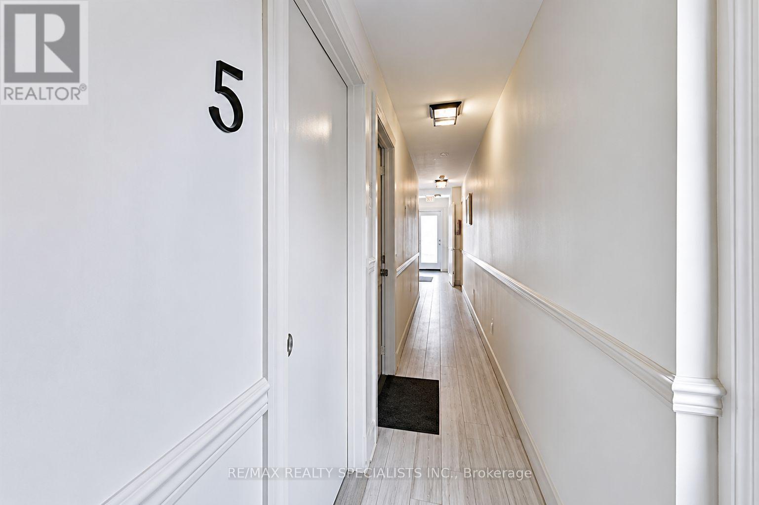 1659 Gerrard Street E Property Photo 19