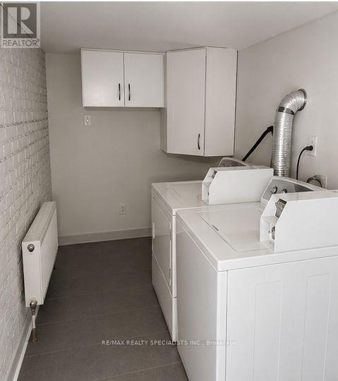 1659 Gerrard Street E Property Photo 44
