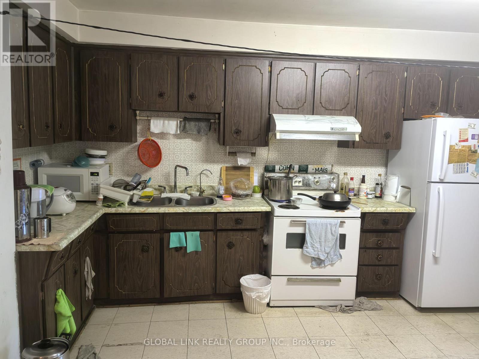 1346 Danforth Avenue Property Photo 9