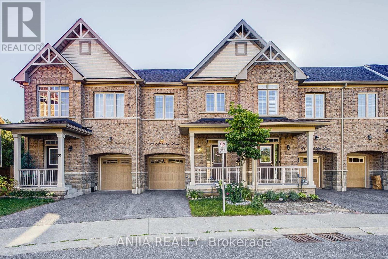 33 Aldridge Lane Property Photo 1