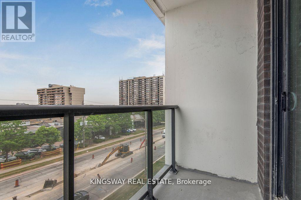 501 - 3429 Sheppard Avenue E Property Photo 31