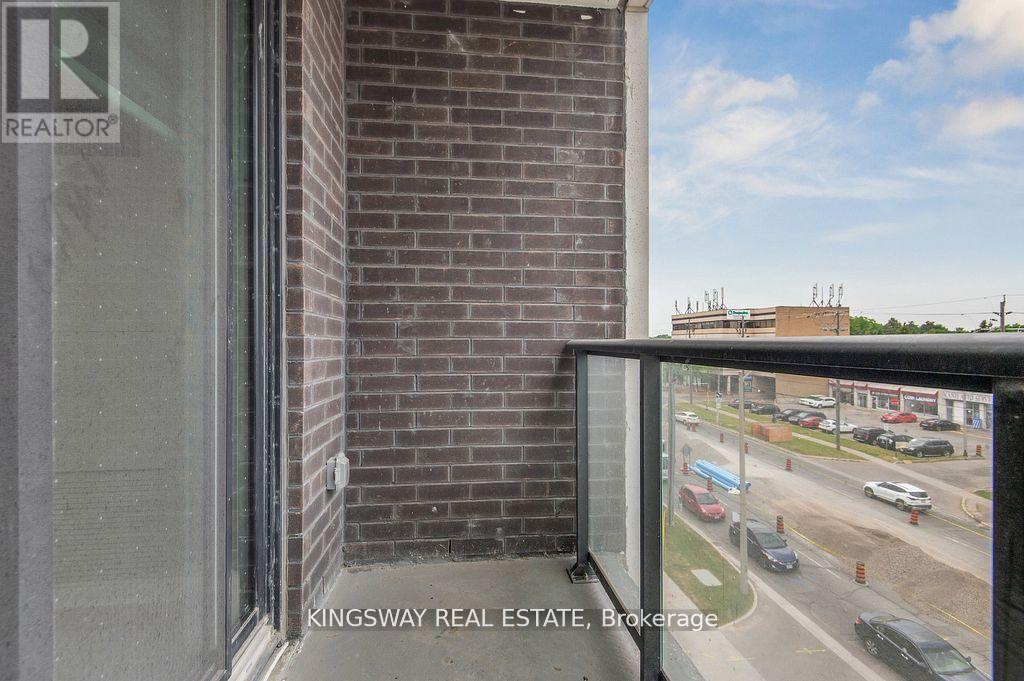 501 - 3429 Sheppard Avenue E Property Photo 32