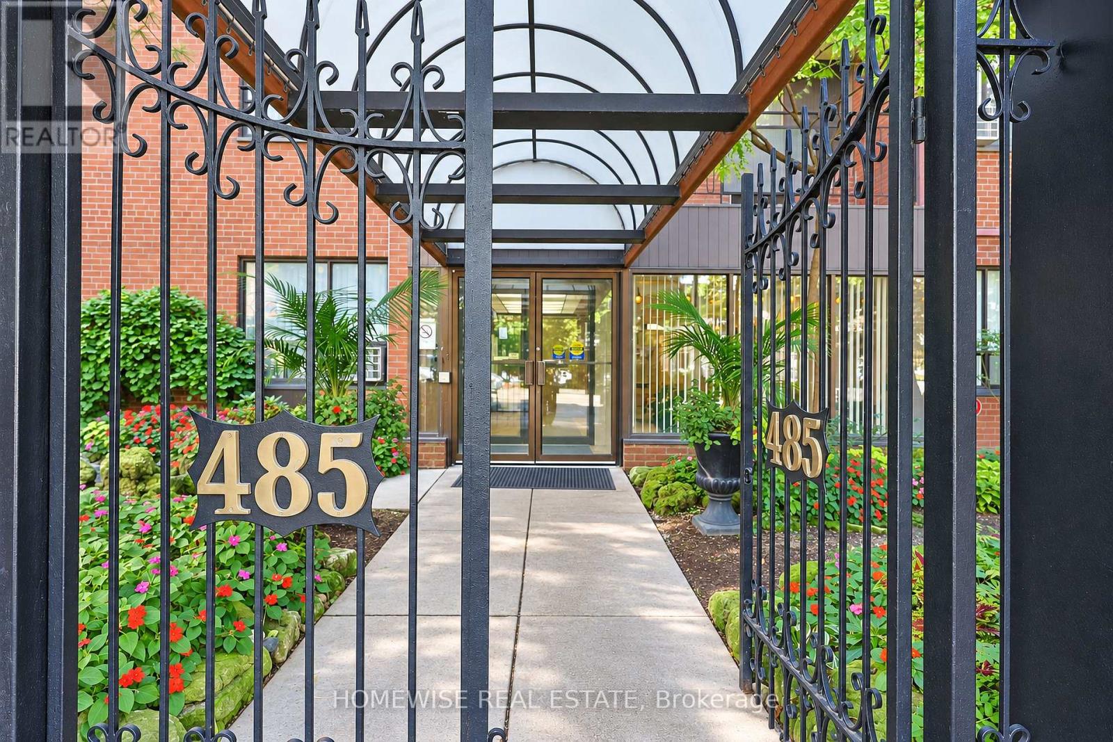 414 - 485 Kingston Road Property Photo 3