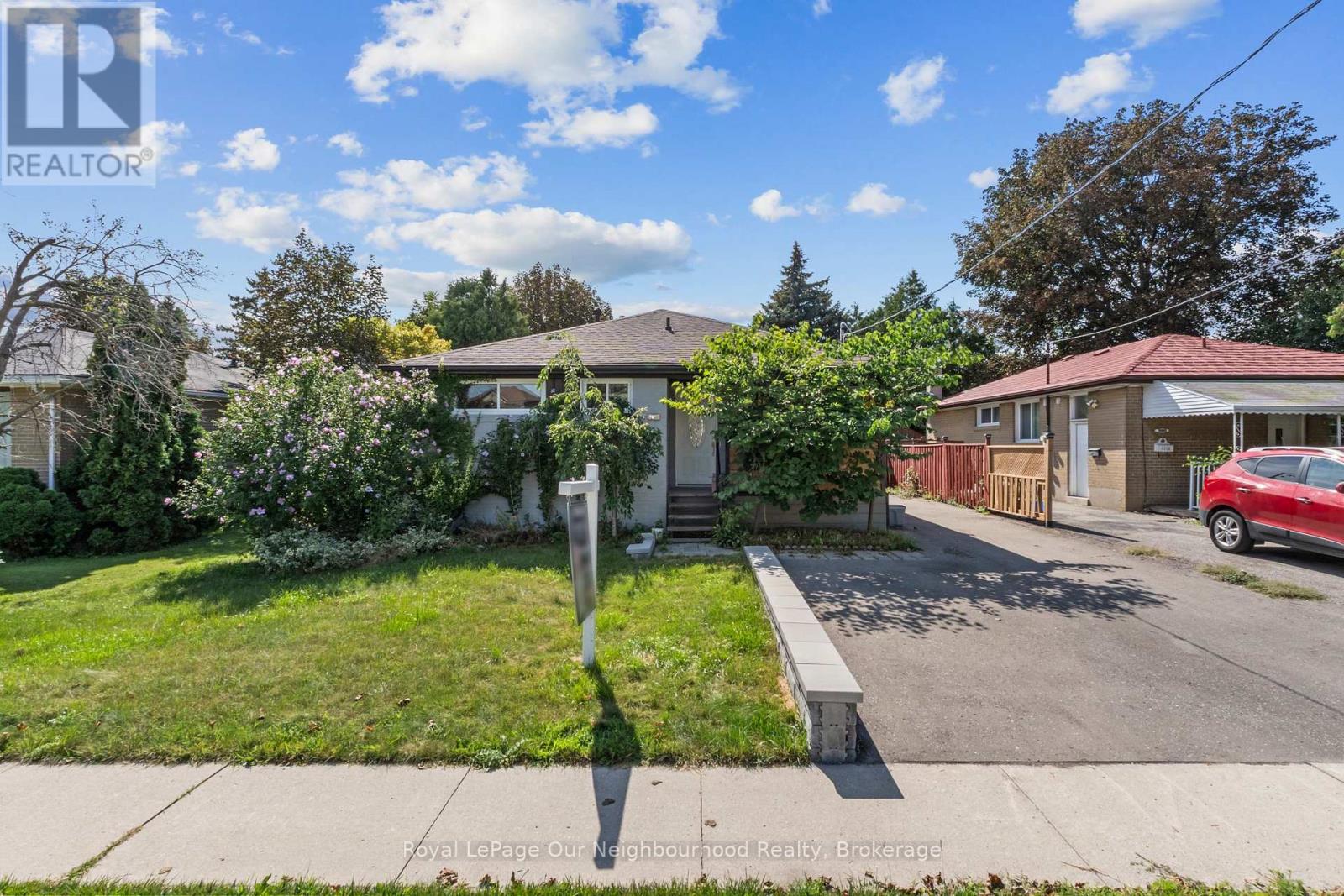 1016 CENTRE STREET N Property Photo 1