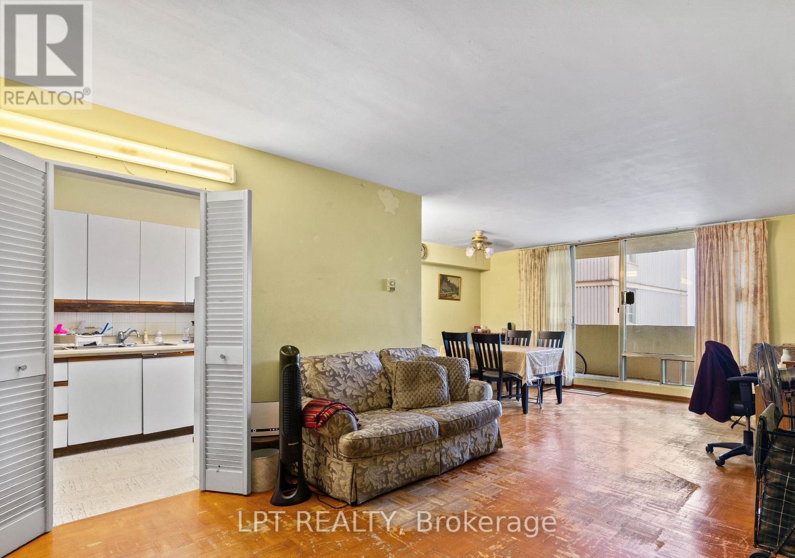 2811 - 5 Massey Square Property Photo 9