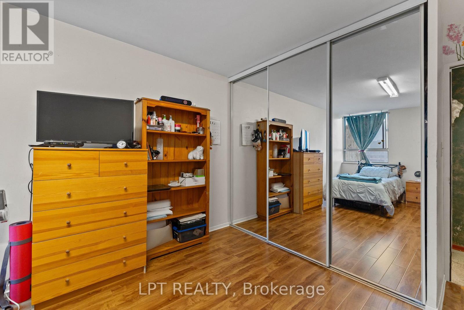 2811 - 5 Massey Square Property Photo 24