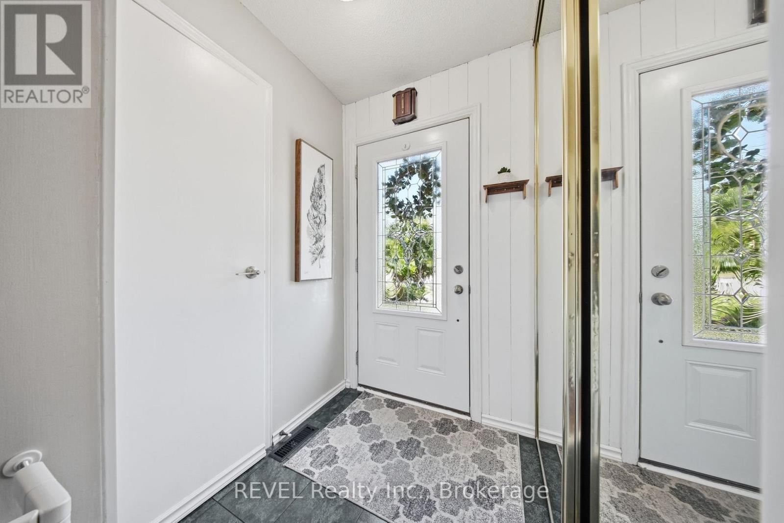 1298 Pinehurst Avenue Property Photo 3