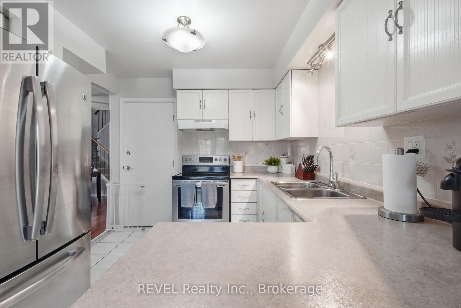 1298 Pinehurst Avenue Property Photo 10