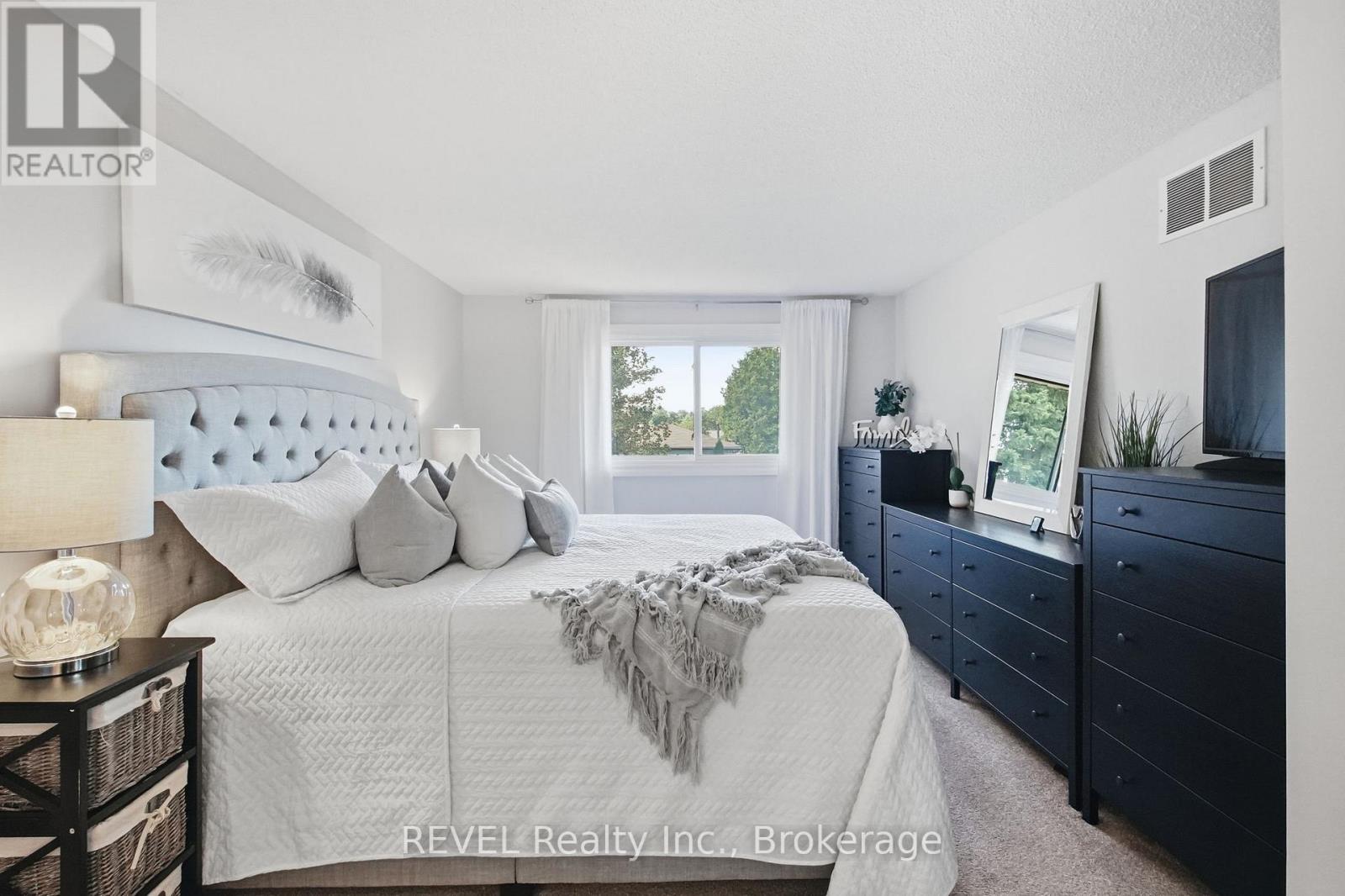 1298 Pinehurst Avenue Property Photo 19