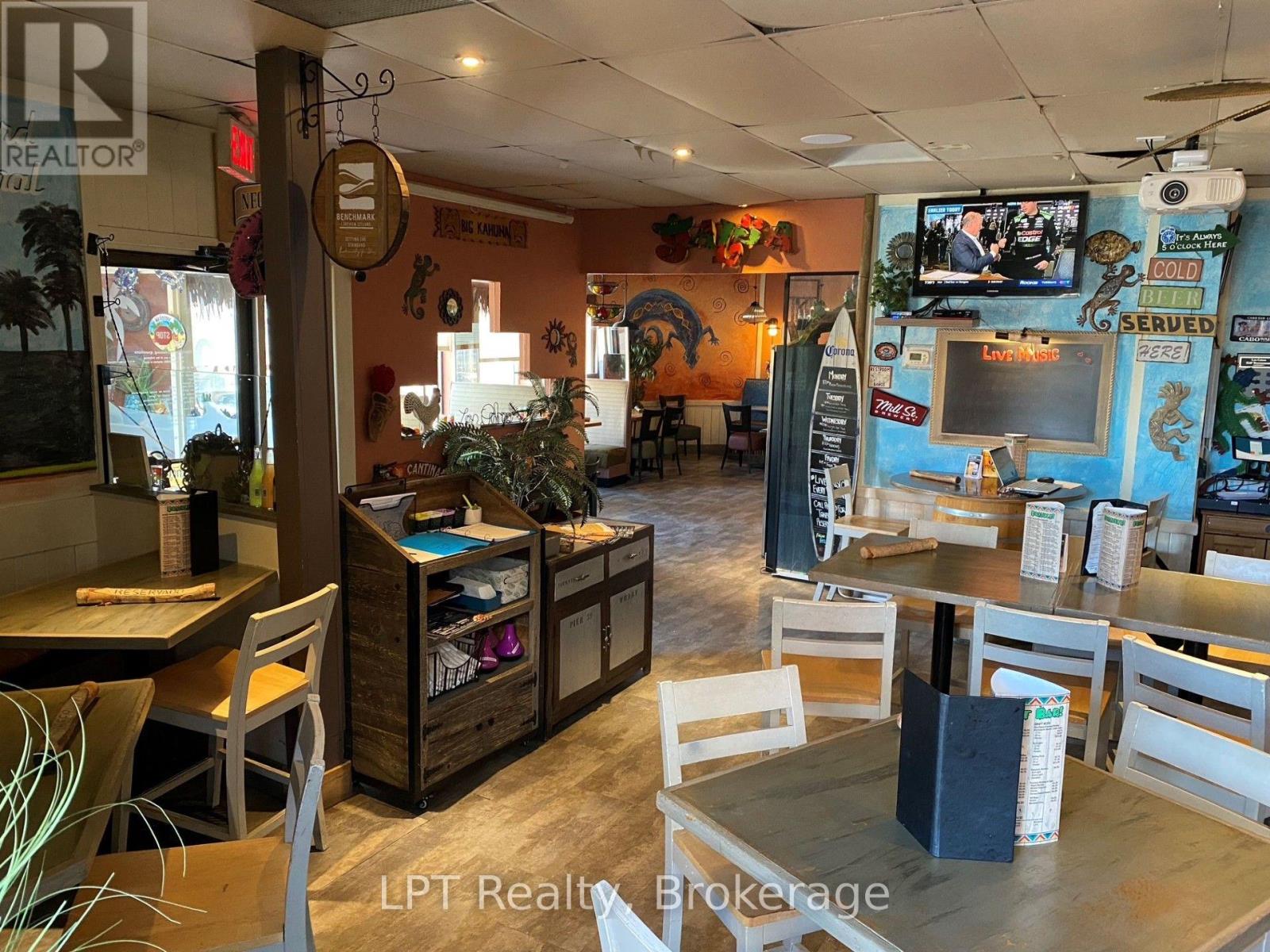 1009 DUNDAS STREET E