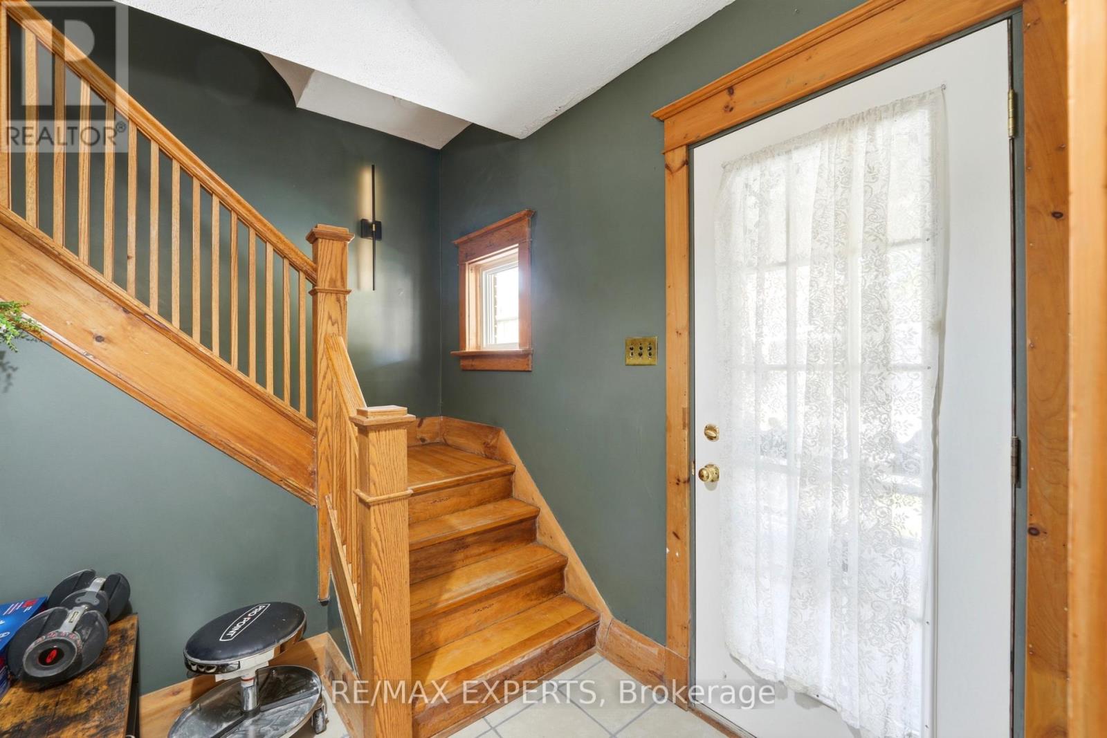 18 Rowe Street Property Photo 8