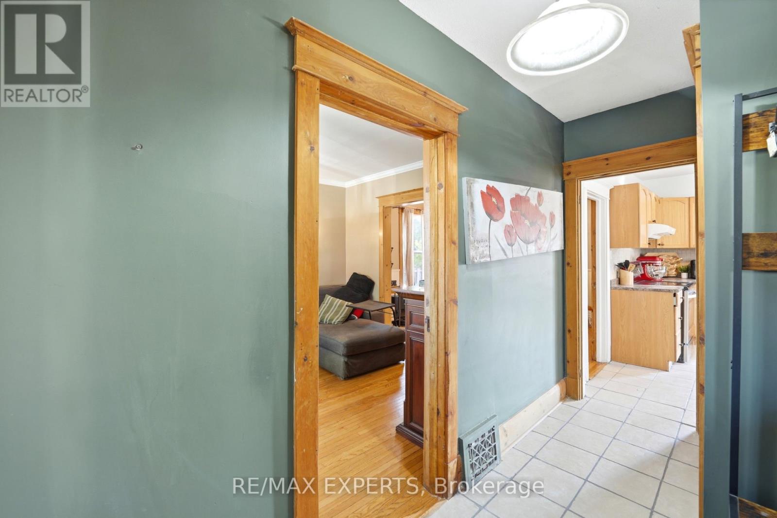 18 Rowe Street Property Photo 9