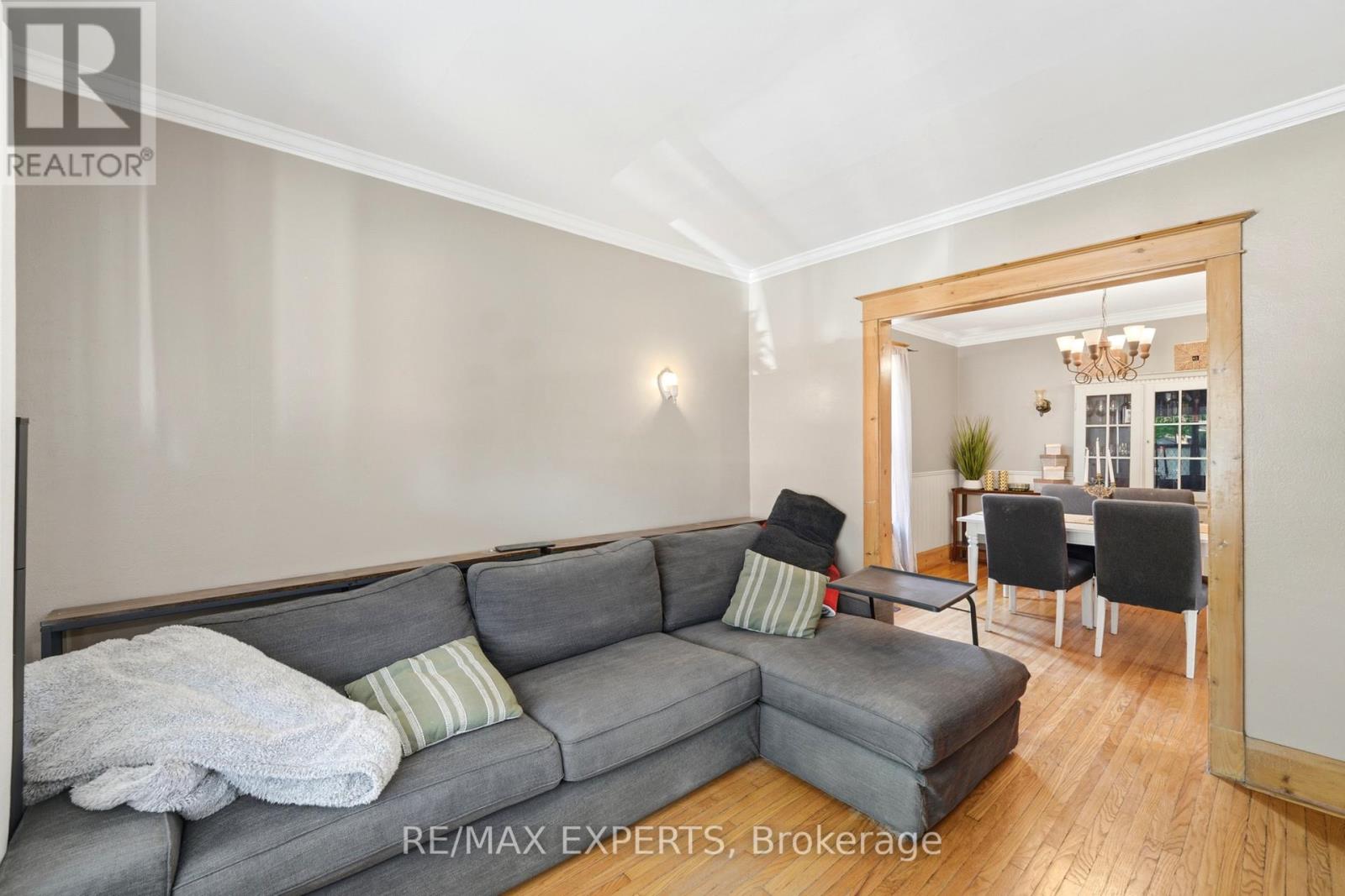 18 Rowe Street Property Photo 11