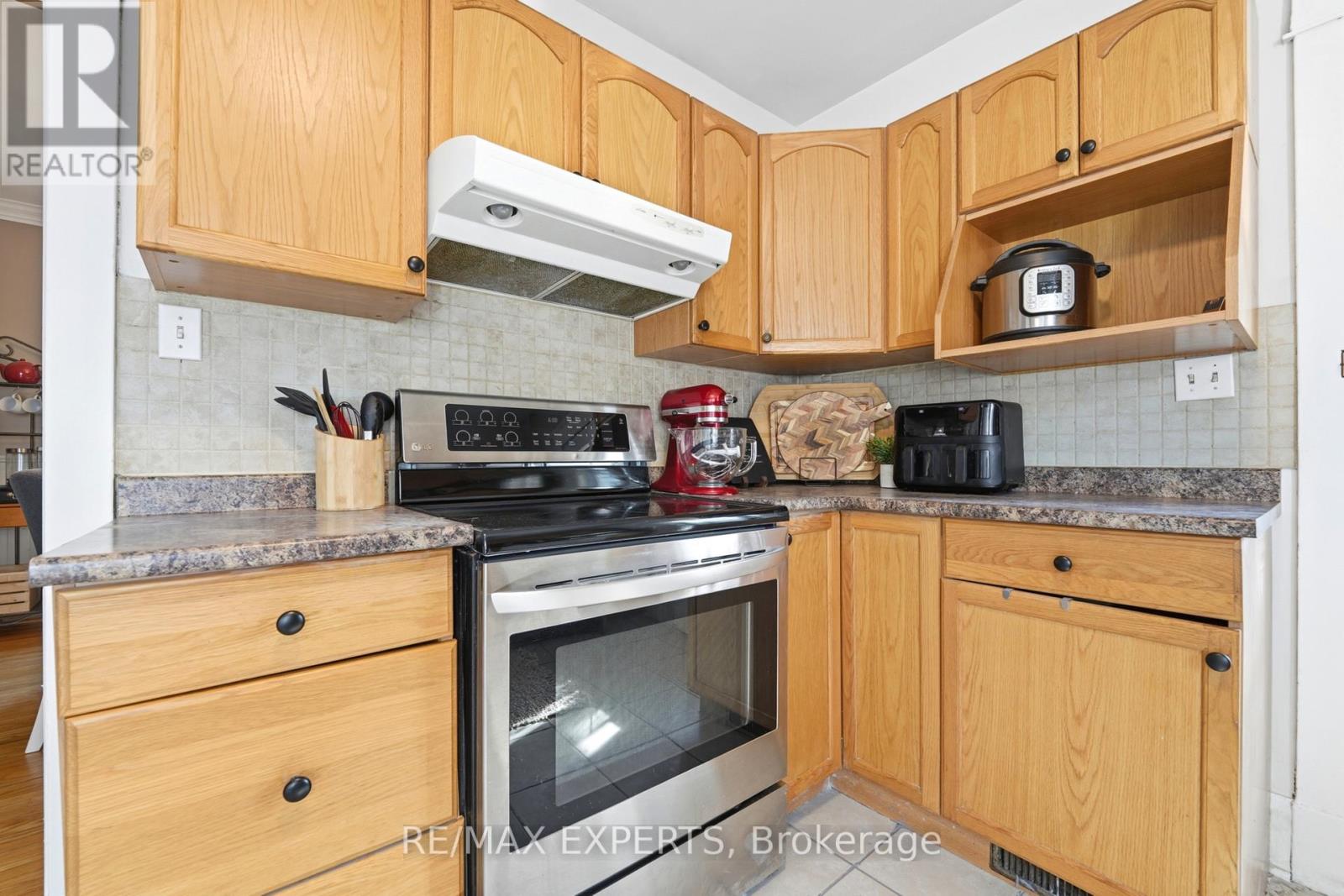 18 Rowe Street Property Photo 14