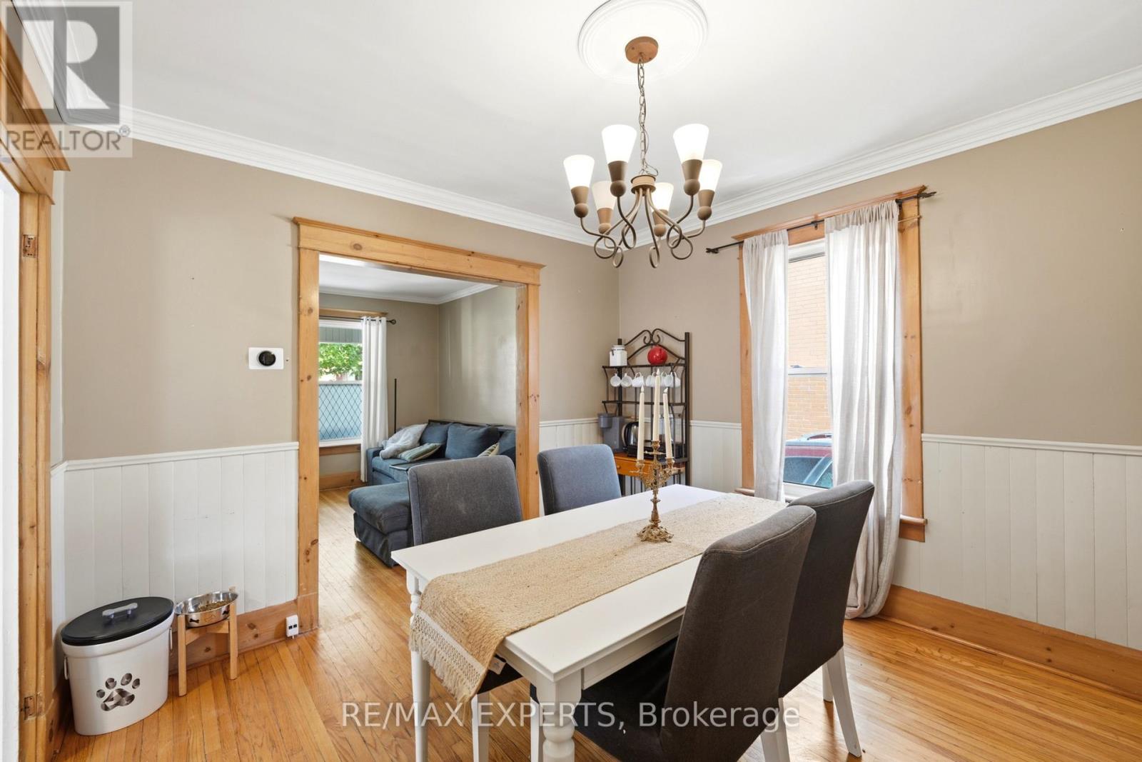 18 Rowe Street Property Photo 16