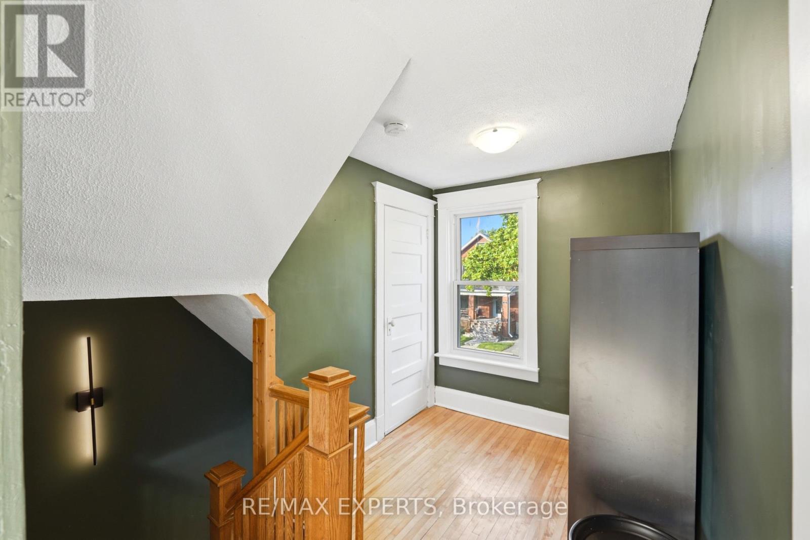 18 Rowe Street Property Photo 19