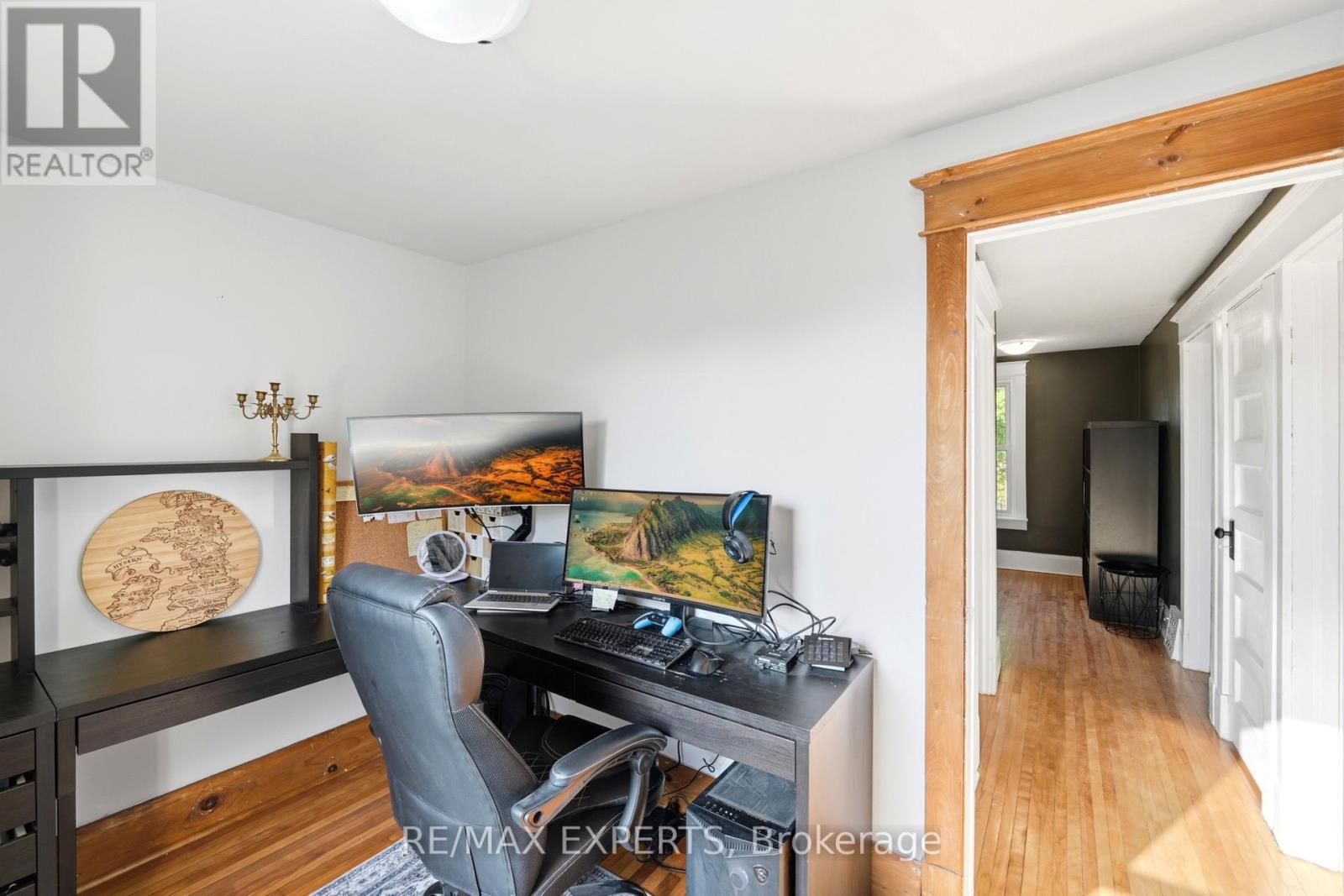 18 Rowe Street Property Photo 28