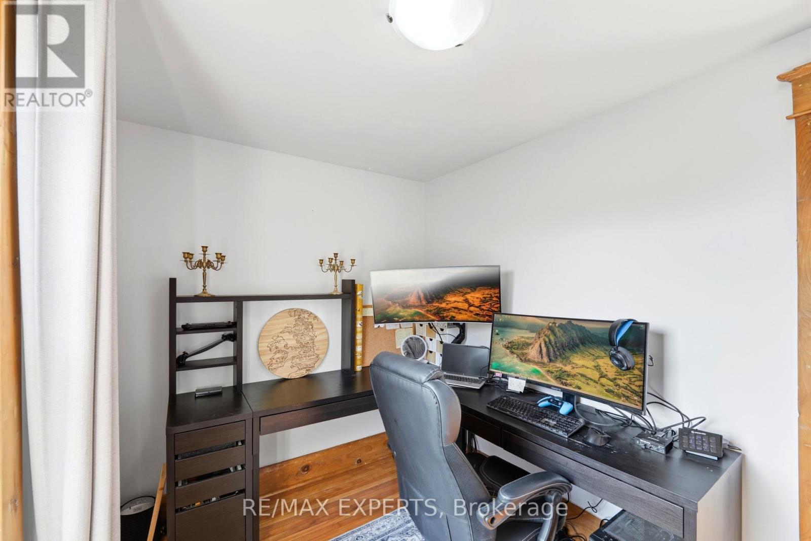 18 Rowe Street Property Photo 29