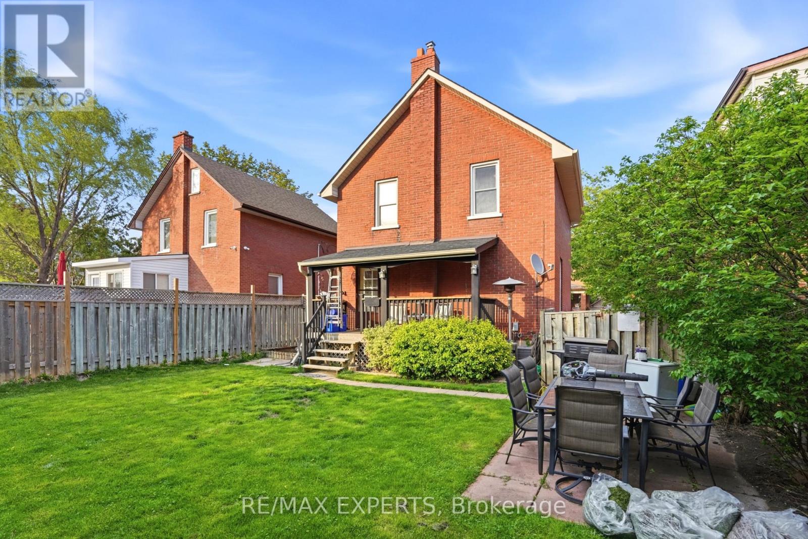 18 Rowe Street Property Photo 32