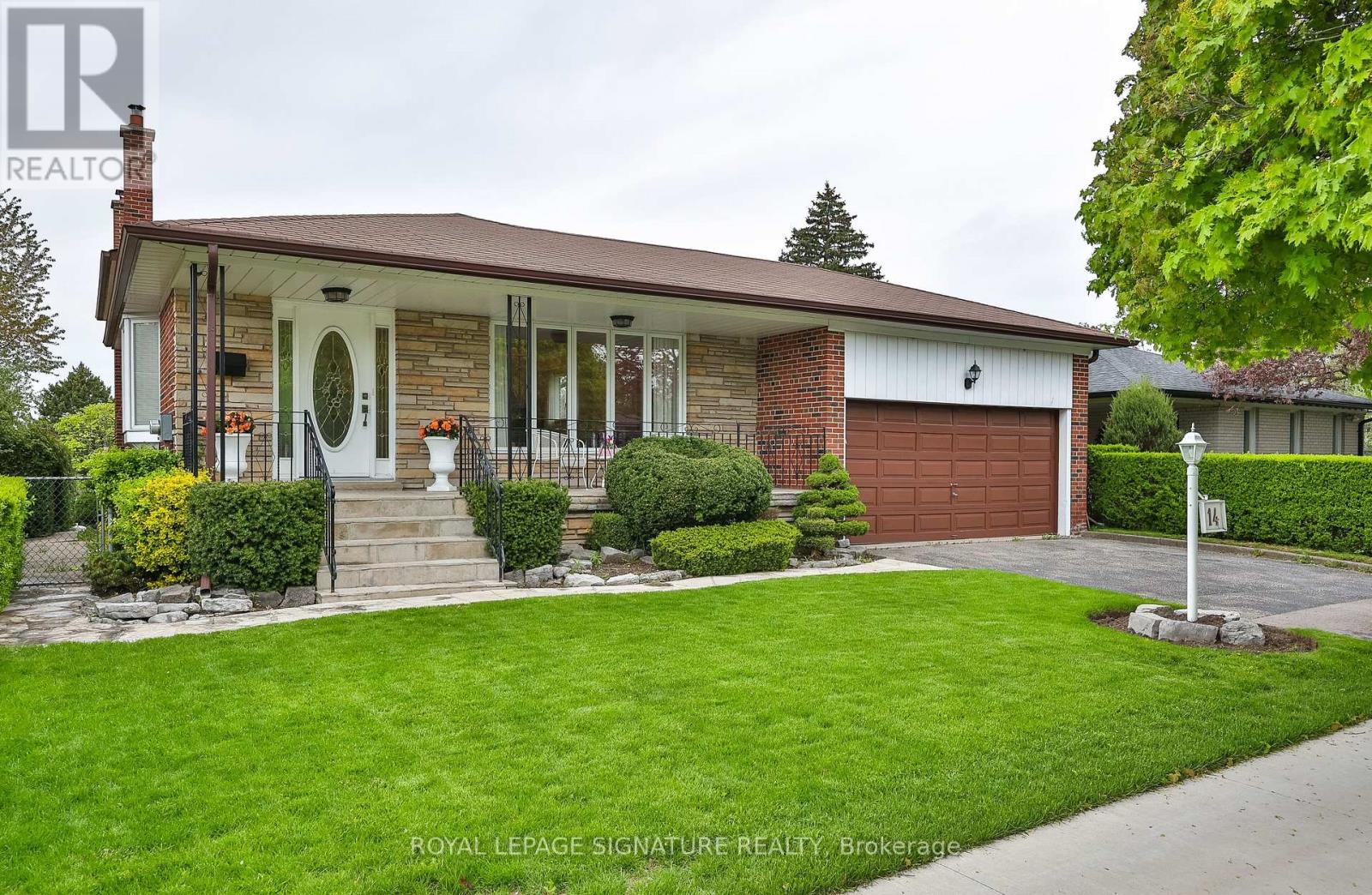 14 Logstone Crescent Property Photo 1