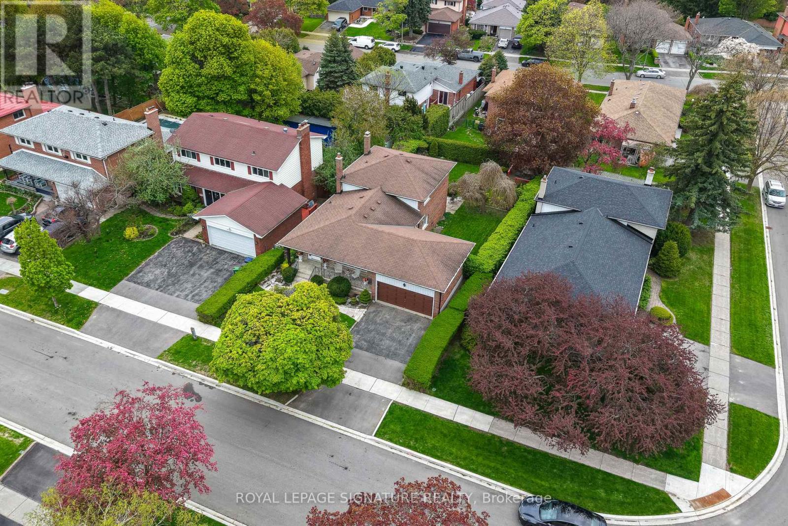 14 Logstone Crescent Property Photo 2