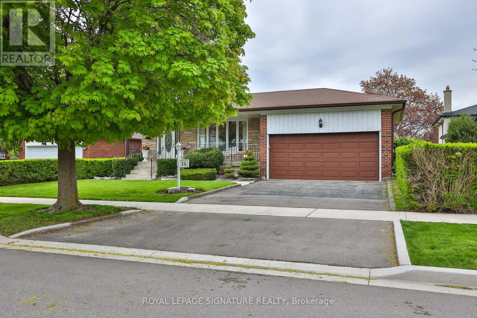 14 Logstone Crescent Property Photo 3