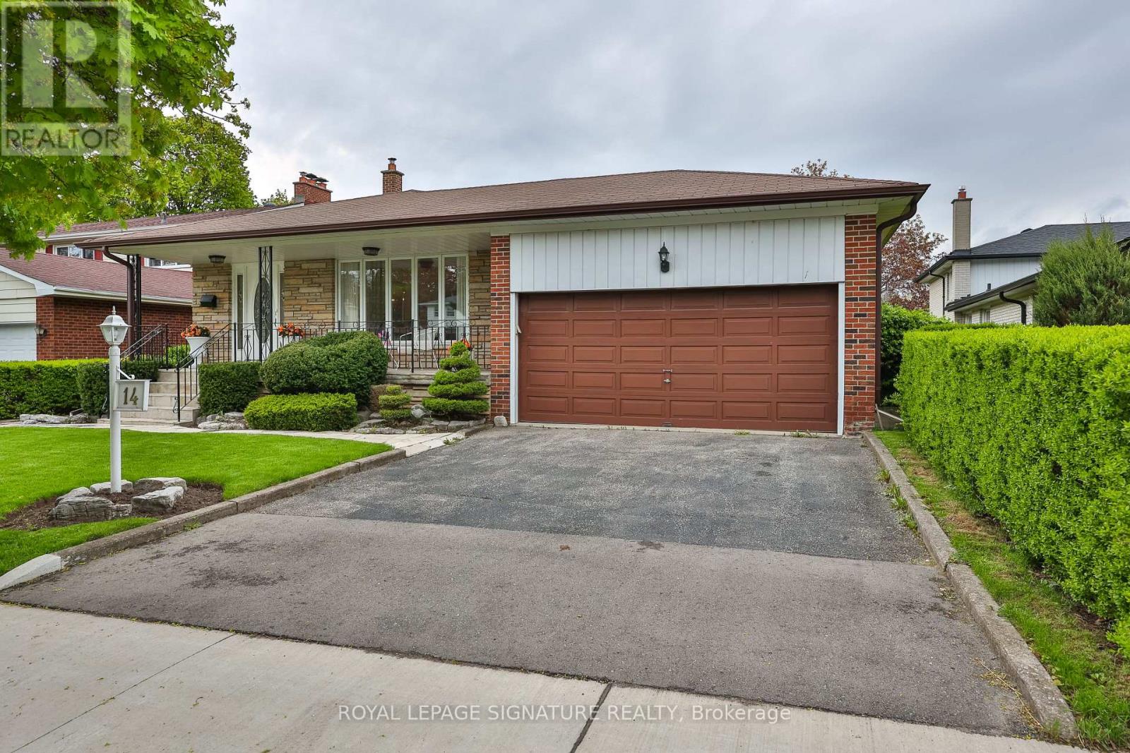 14 Logstone Crescent Property Photo 4