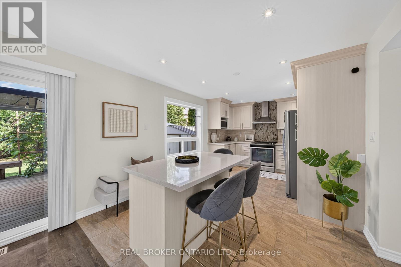 63 Eric Clarke Drive Property Photo 6