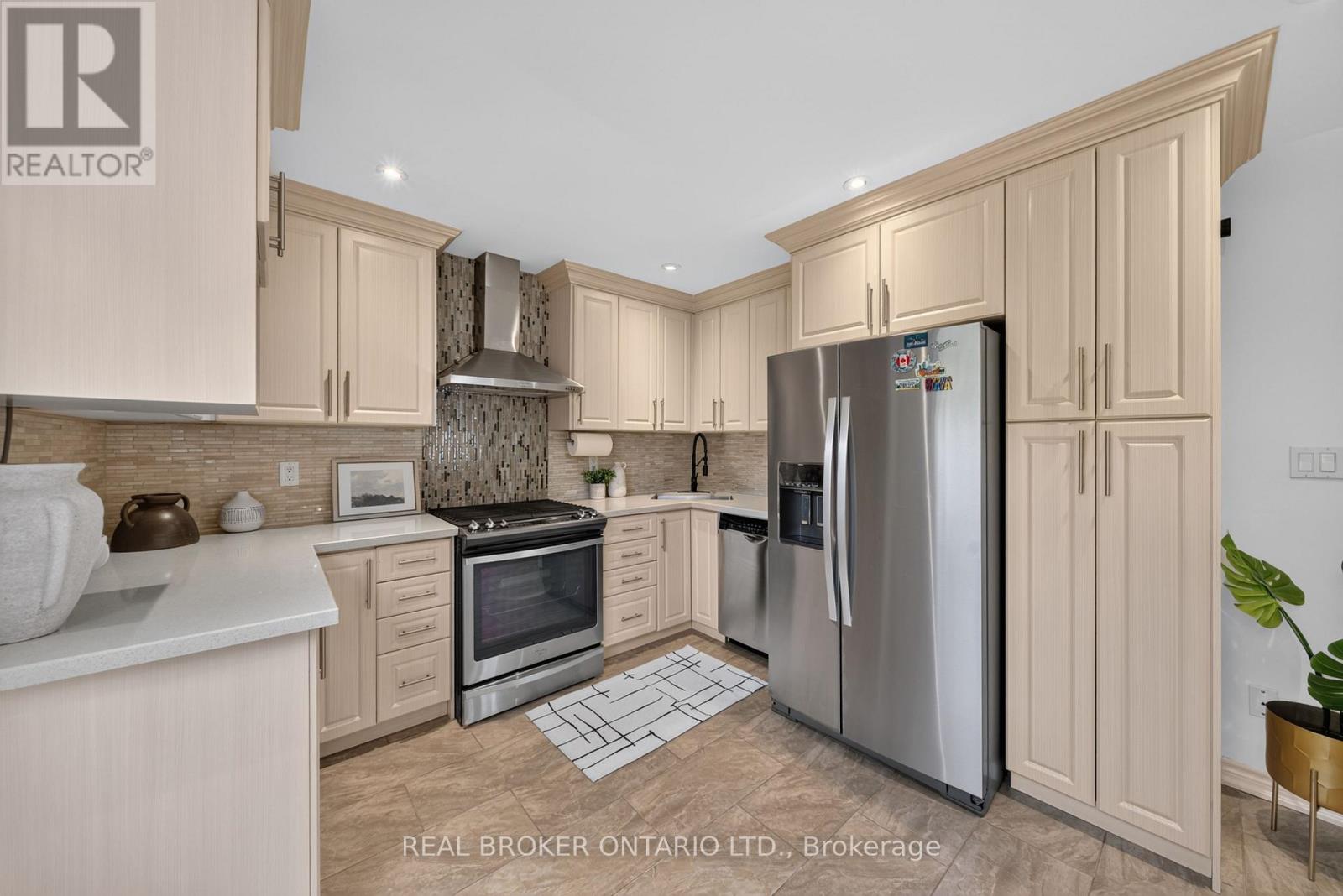 63 Eric Clarke Drive Property Photo 8