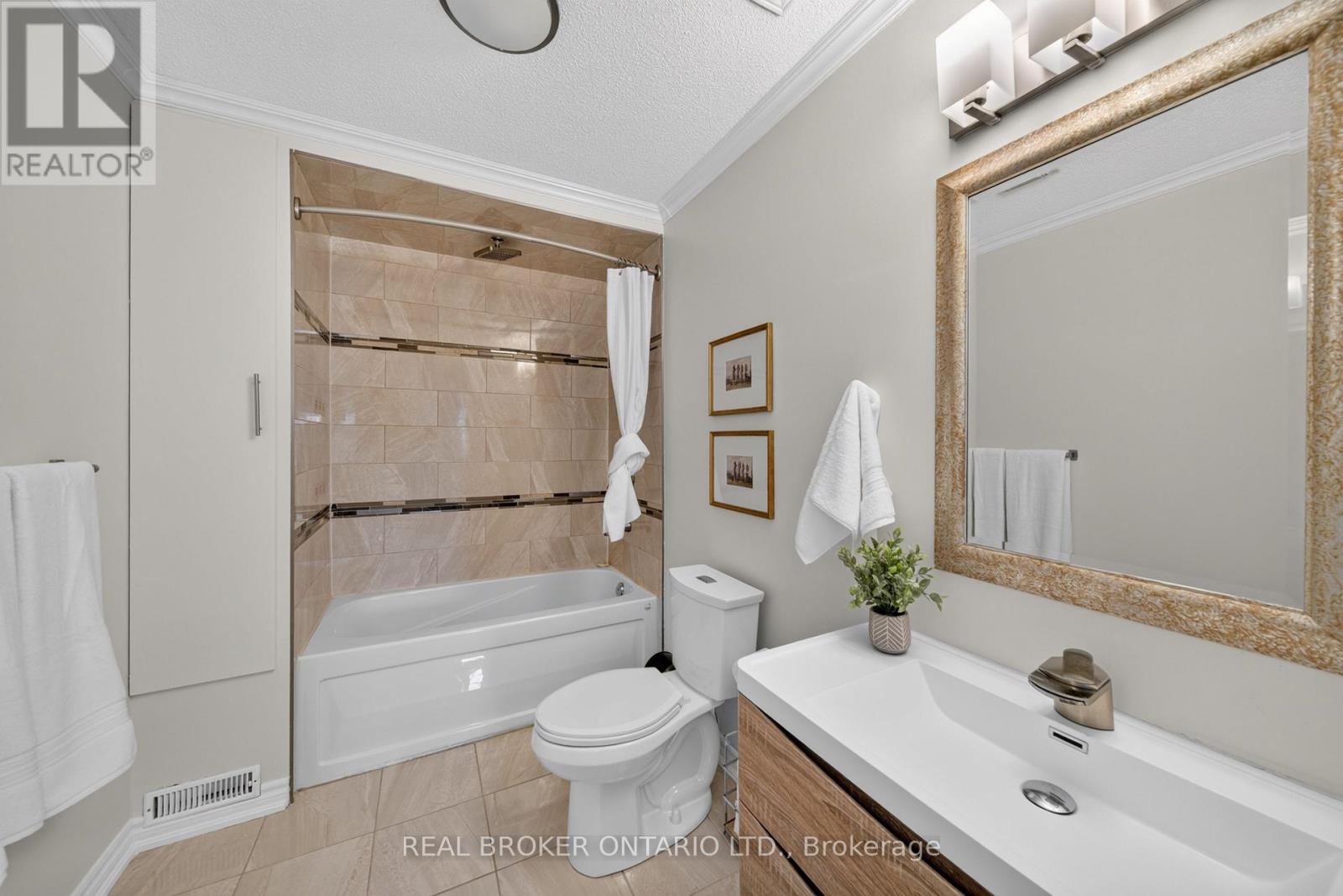 63 Eric Clarke Drive Property Photo 16