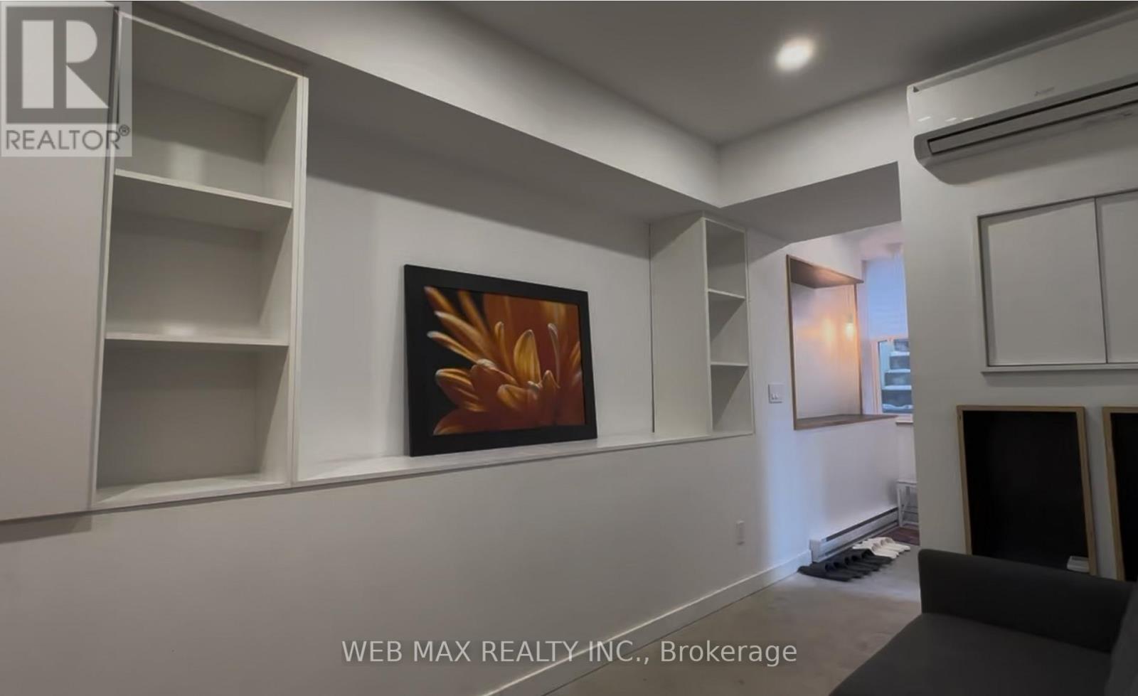 2 - 173 Milverton Boulevard Property Photo 2