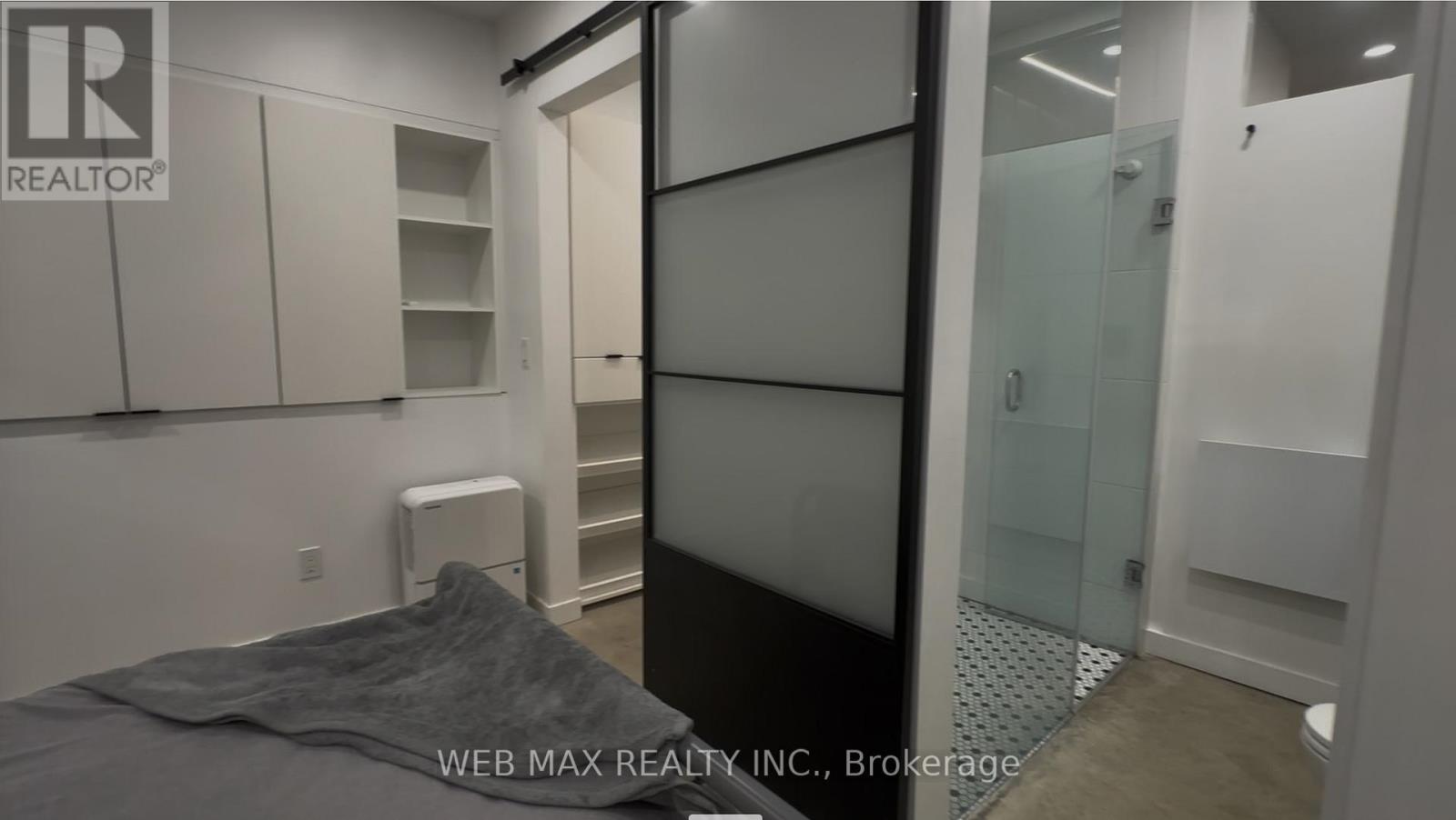 2 - 173 Milverton Boulevard Property Photo 8