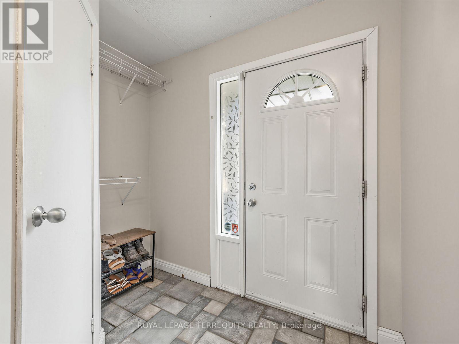 19 - 1330 Trowbridge Drive Property Photo 4