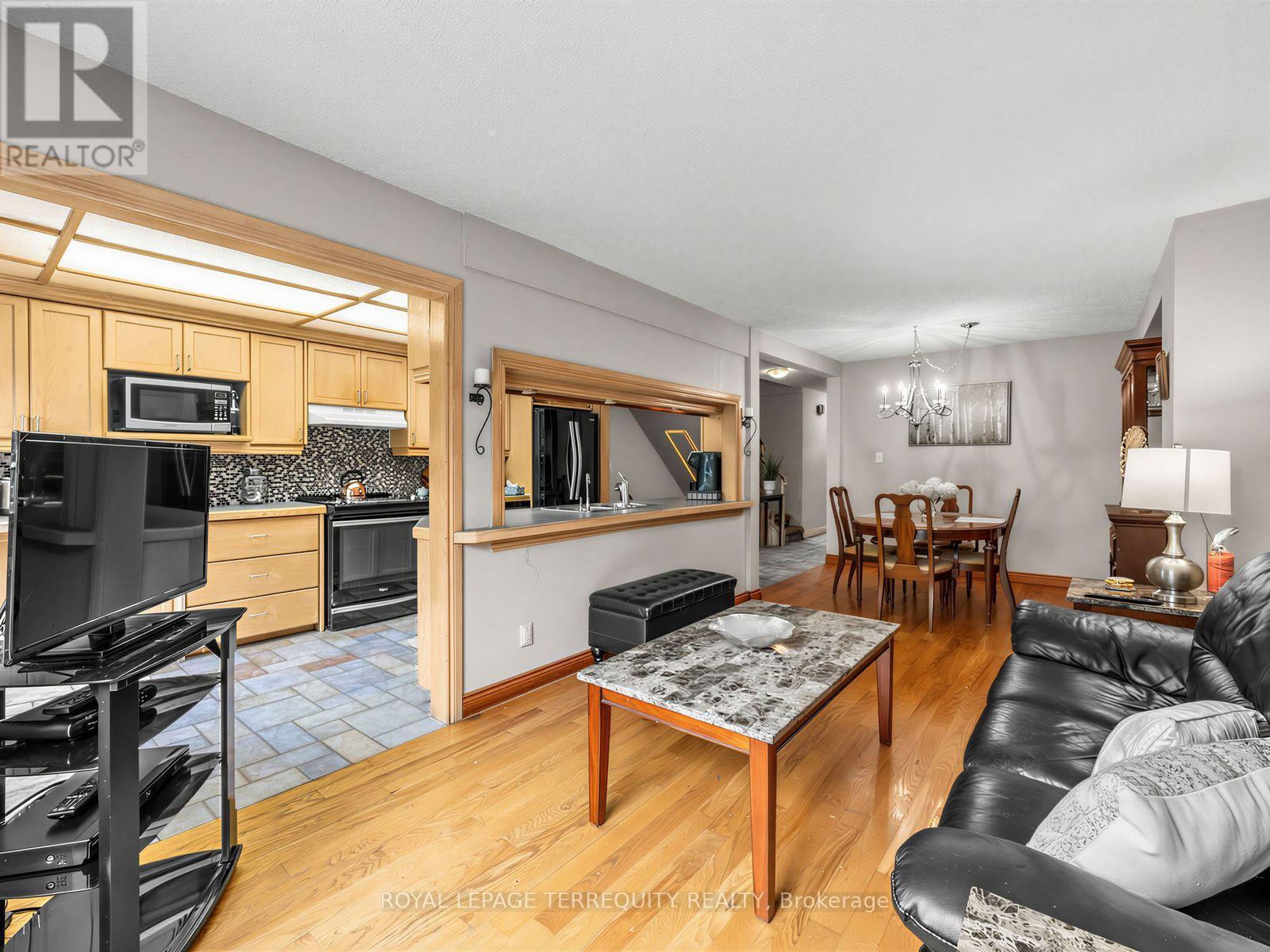 19 - 1330 Trowbridge Drive Property Photo 10
