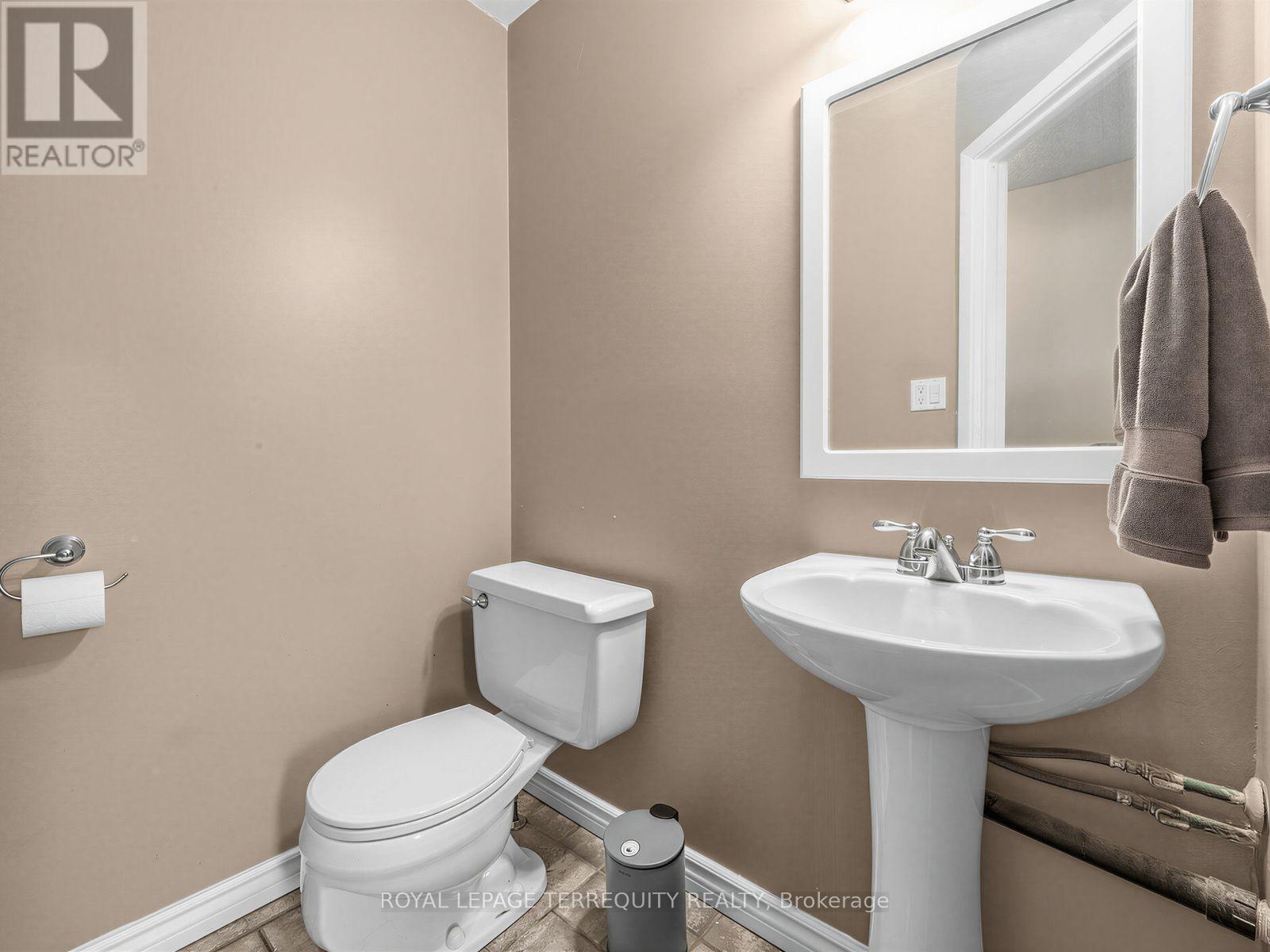 19 - 1330 Trowbridge Drive Property Photo 13