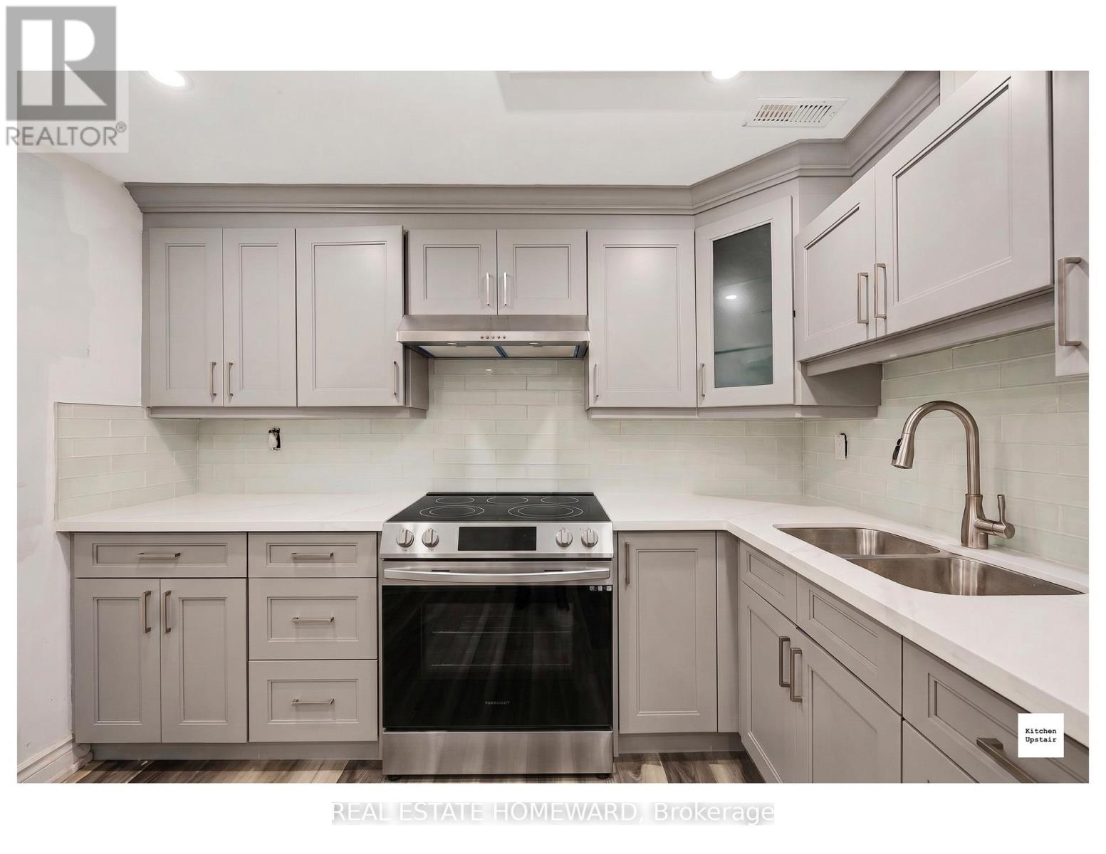 712 Brimley Road Property Photo 3