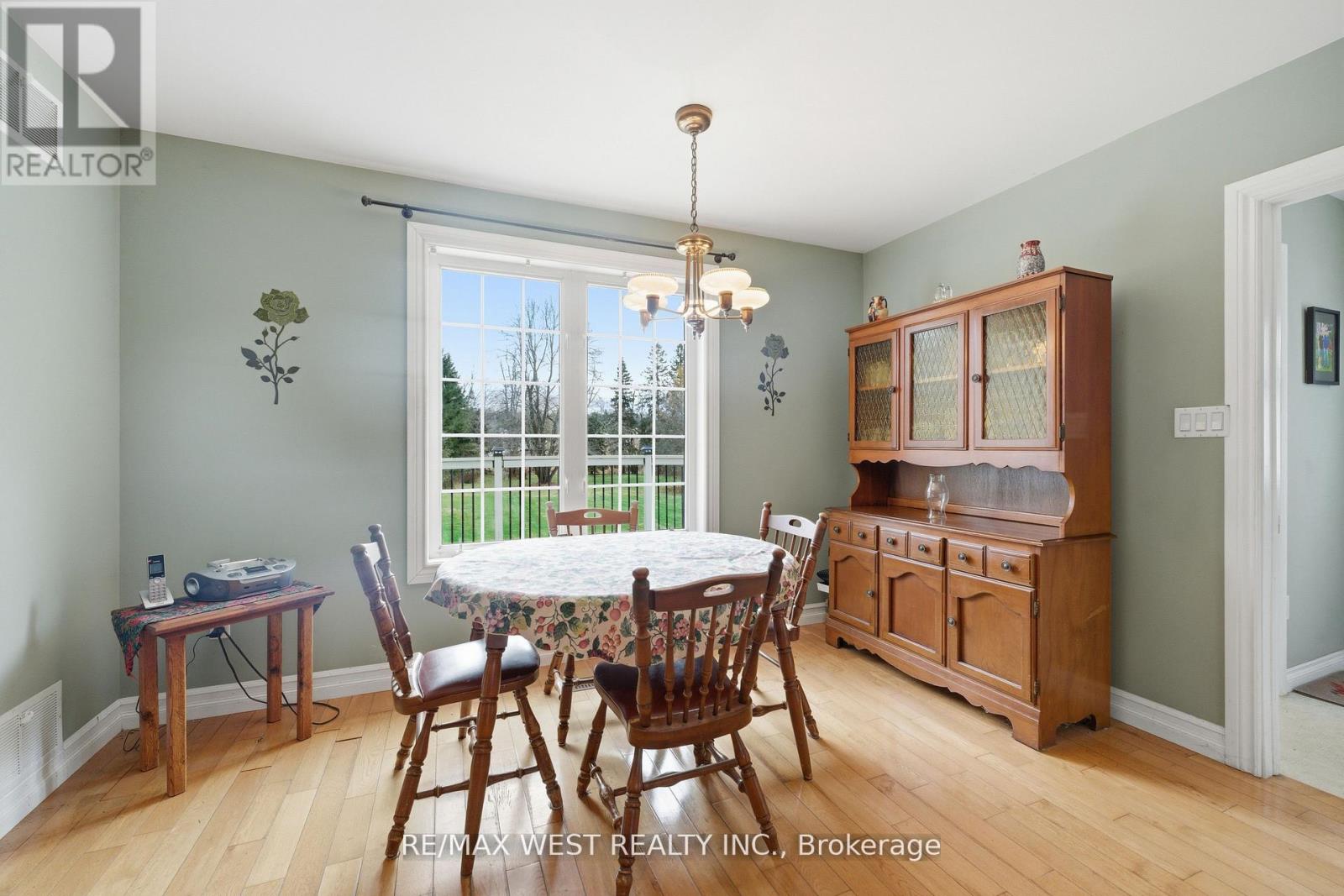 4 Coryell Street Property Photo 5