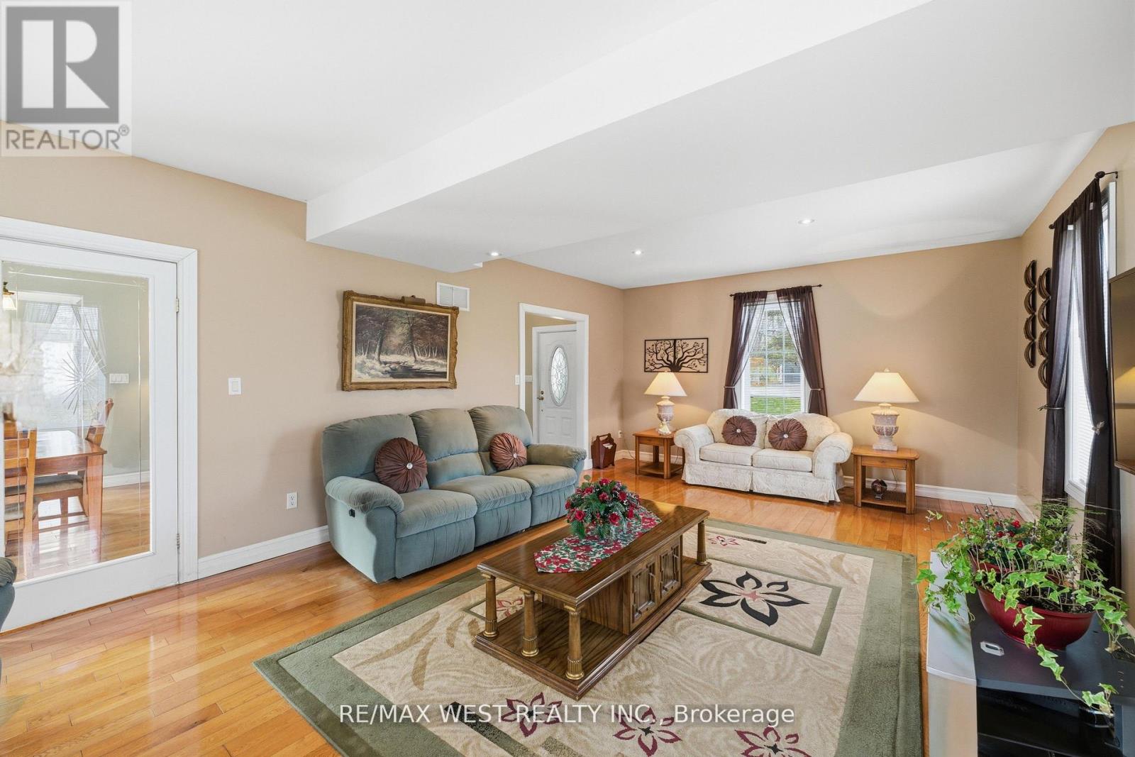 4 Coryell Street Property Photo 8