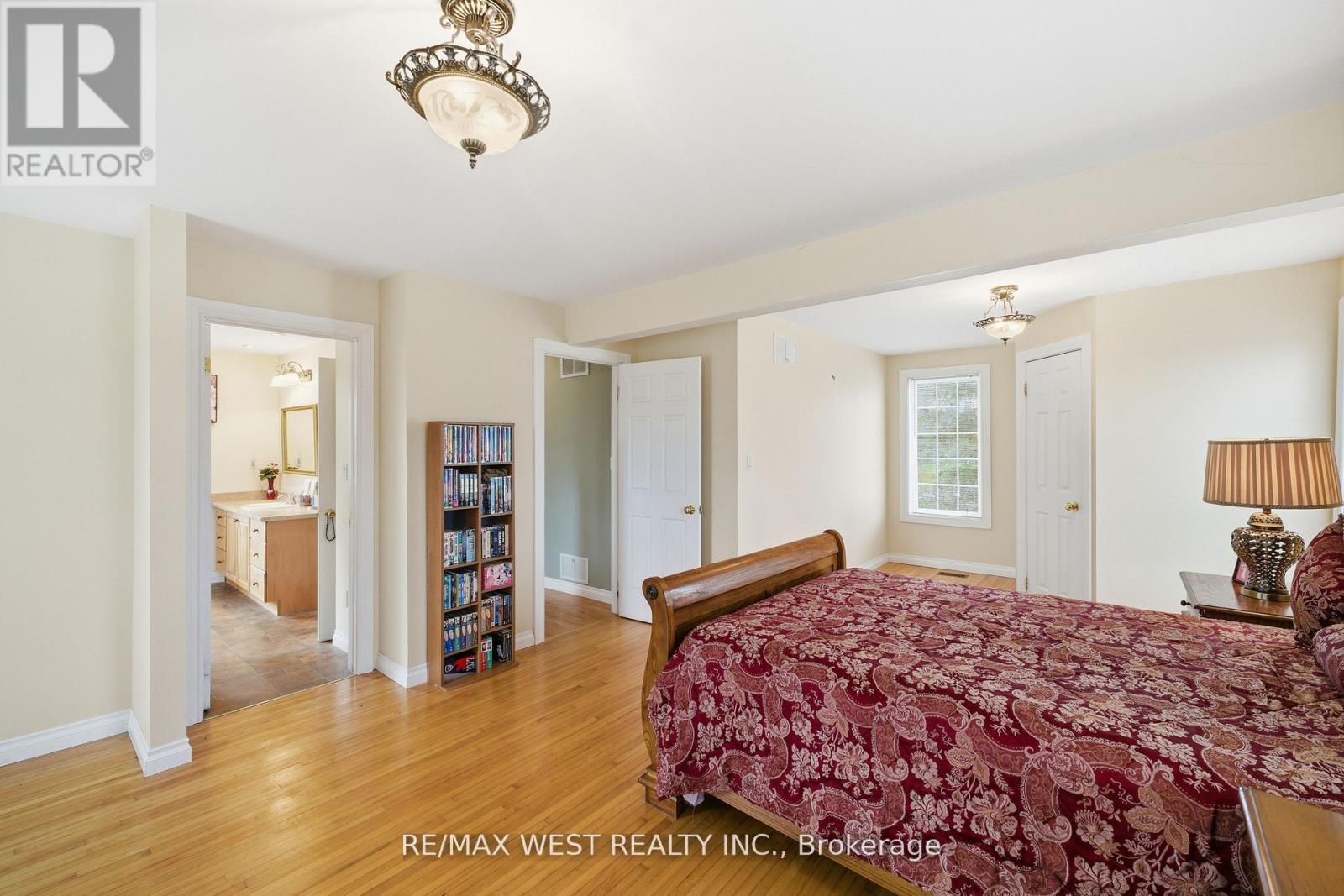 4 Coryell Street Property Photo 10