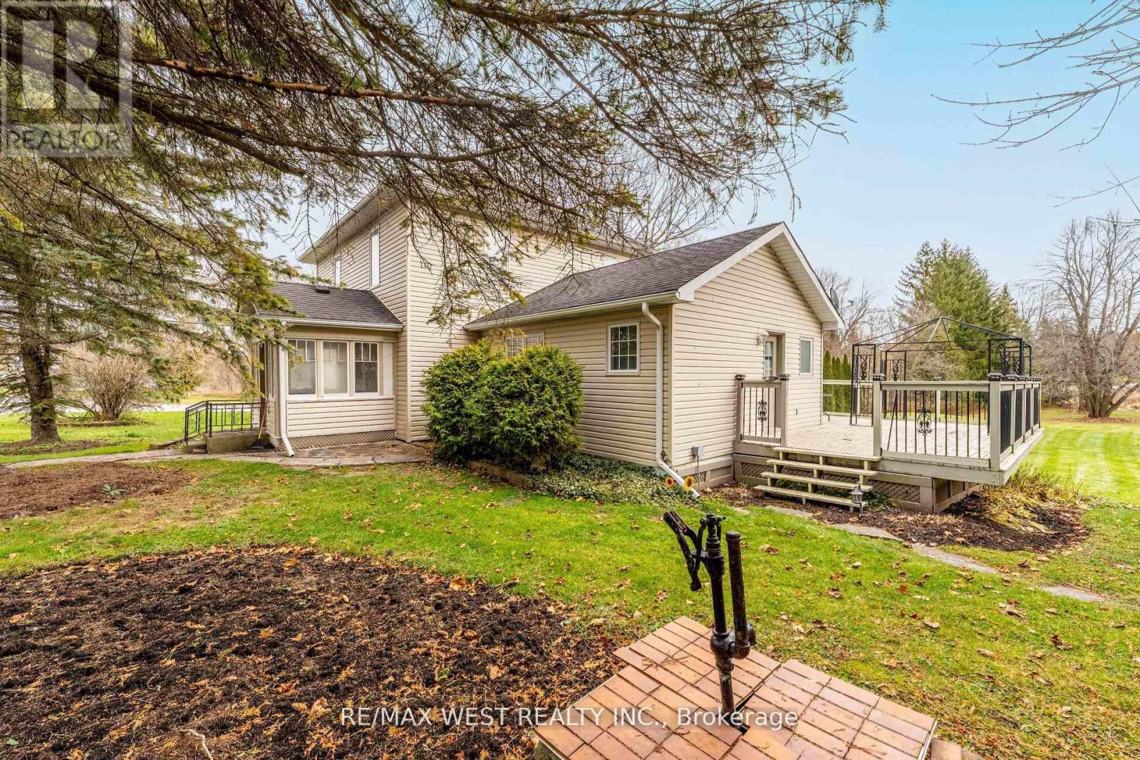 4 Coryell Street Property Photo 13